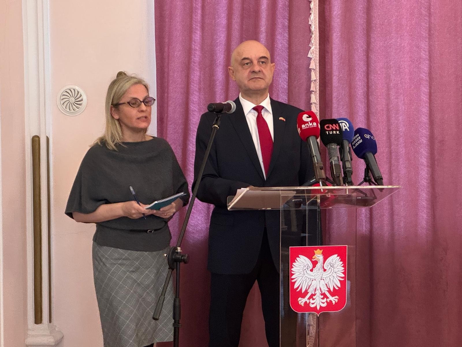 Ukrayna Büyükelçisi Nariman Dzhelialov basın toplantısında