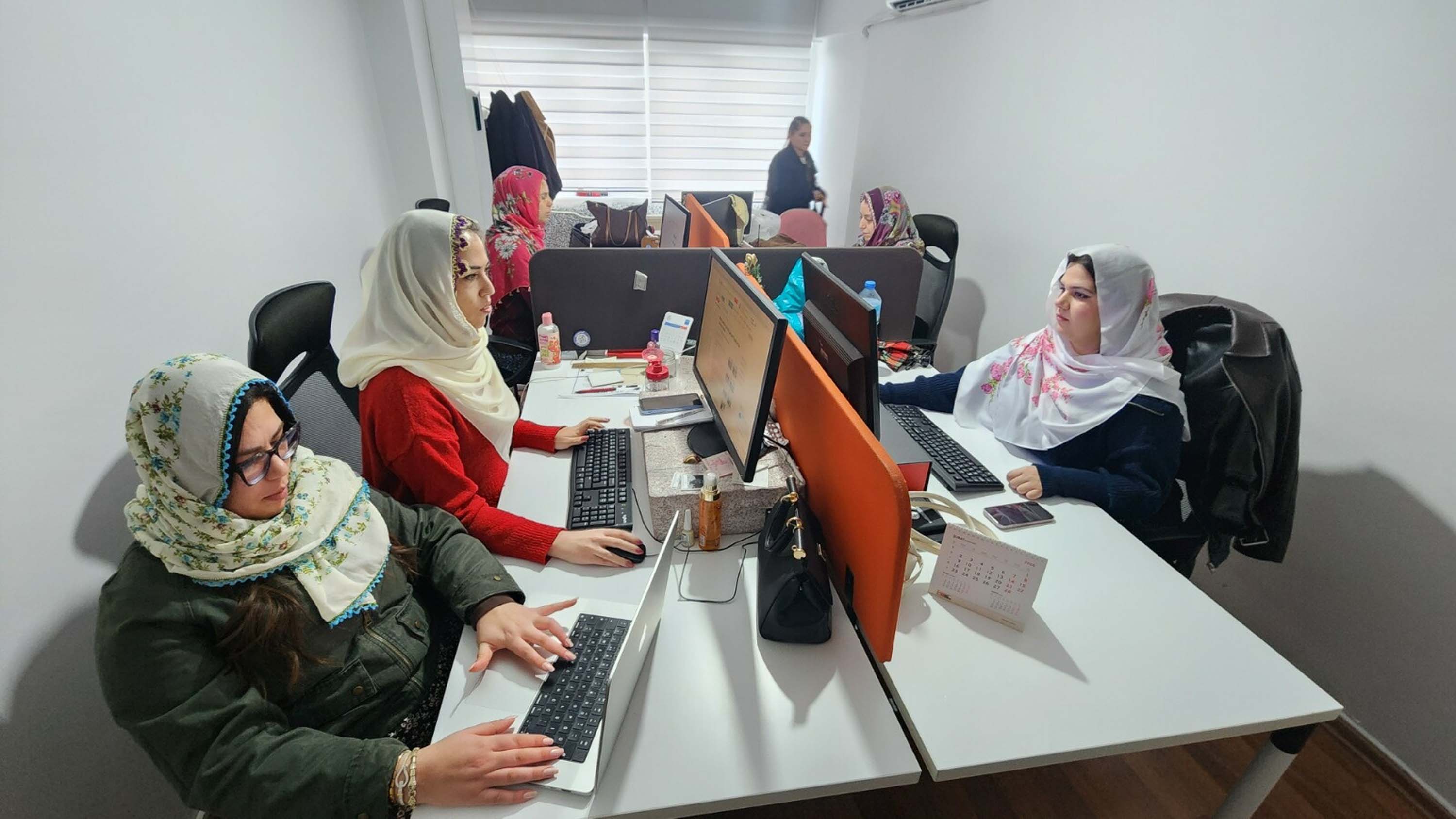 Muğlalı Kadın Gazeteciler Yöresel Kıyafetleriyle