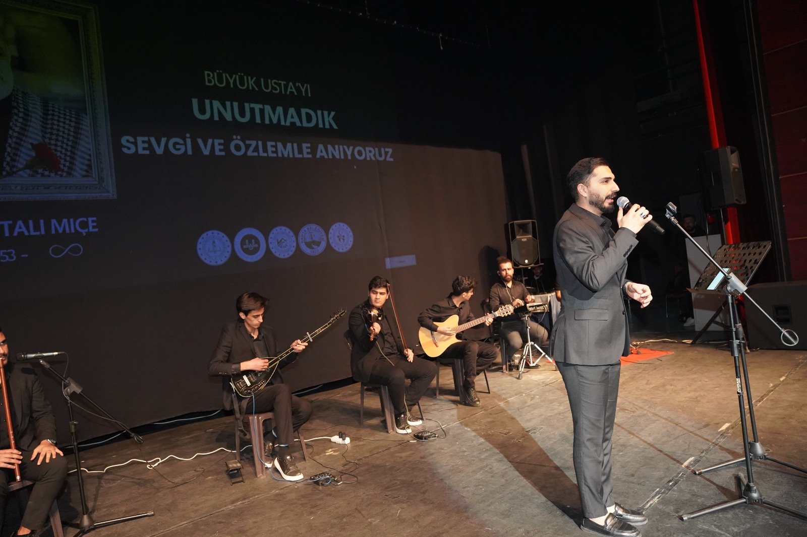 Kahta Belediye Başkanı Mehmet Can Hallaç Konuşma Yapıyor