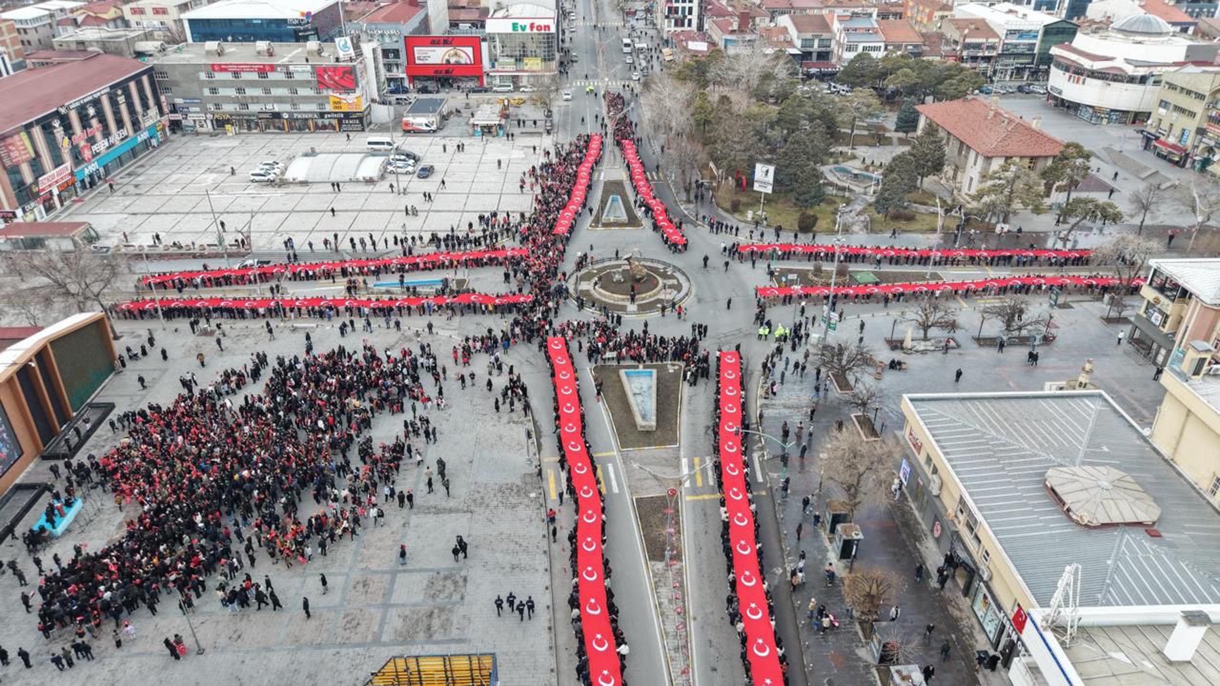 Vali Hamza Aydoğdu Bayrak Yürüyüşü