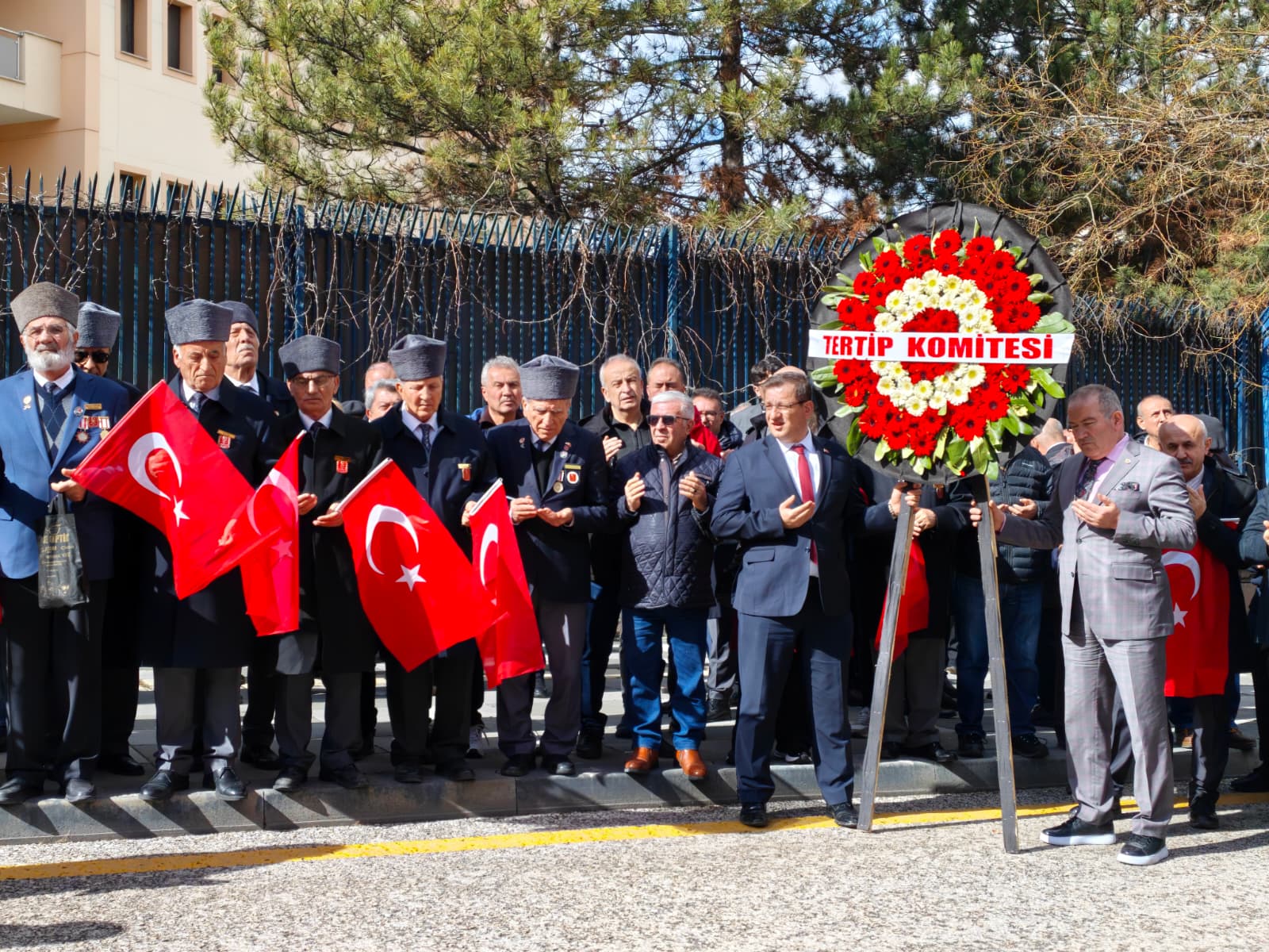 Merasim Sokak anma töreni katılımcıları
