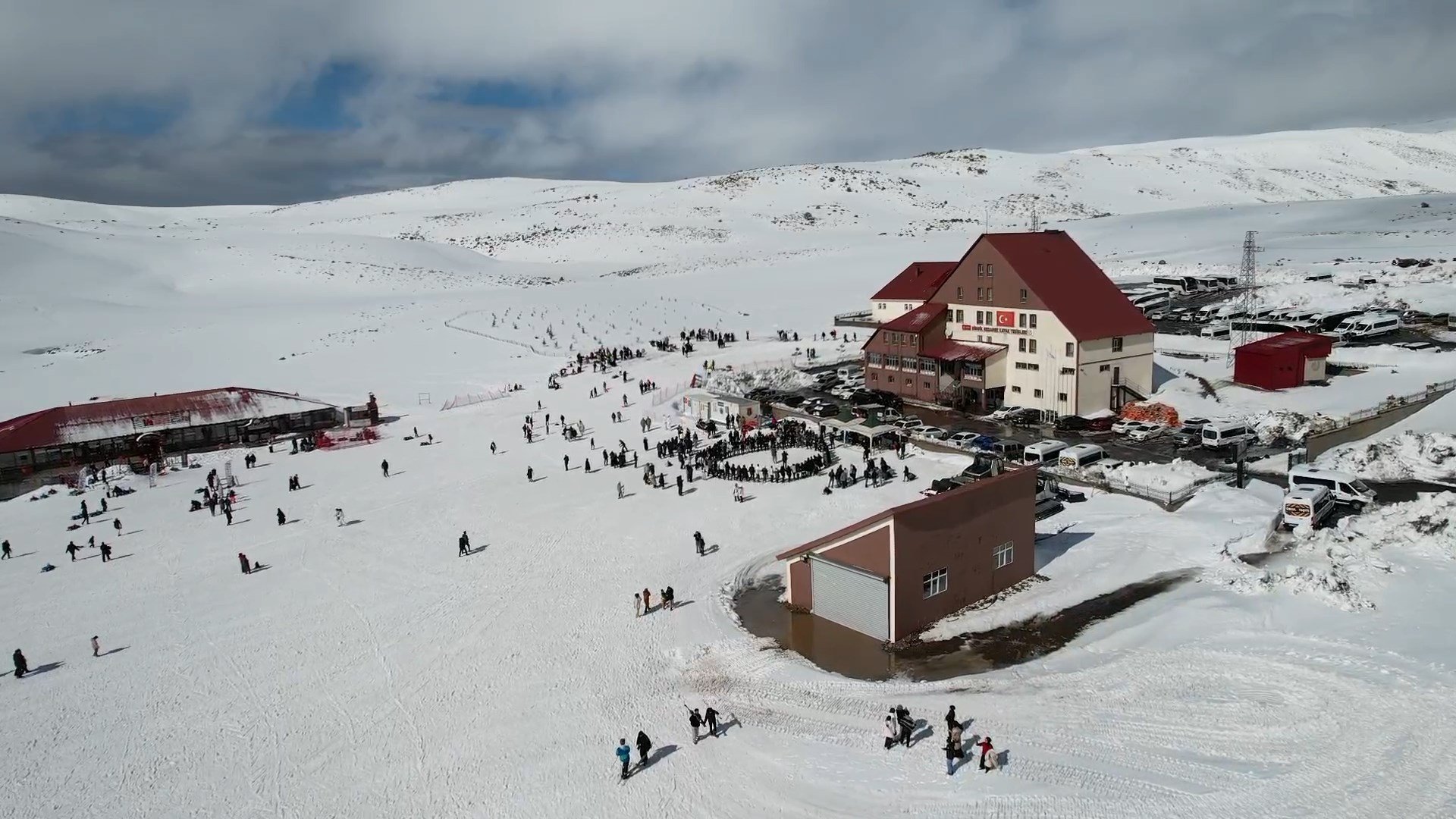 Hesarek Kayak Merkezi gençler