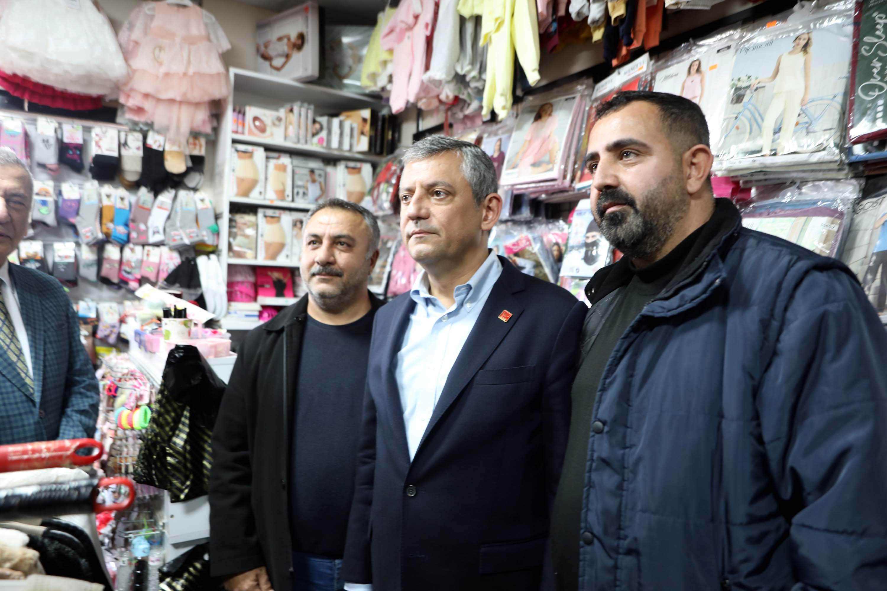 Özgür Özel depremzede esnaf ziyareti