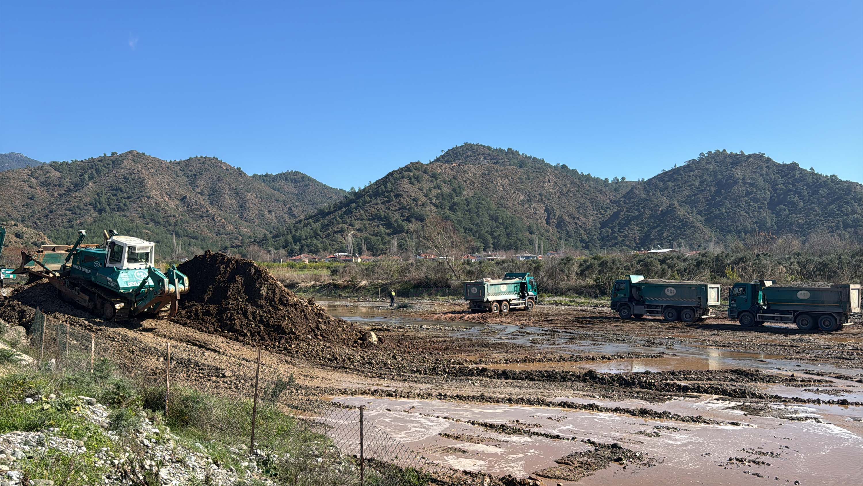 Bakan Yardımcısı Açıklama Yapıyor