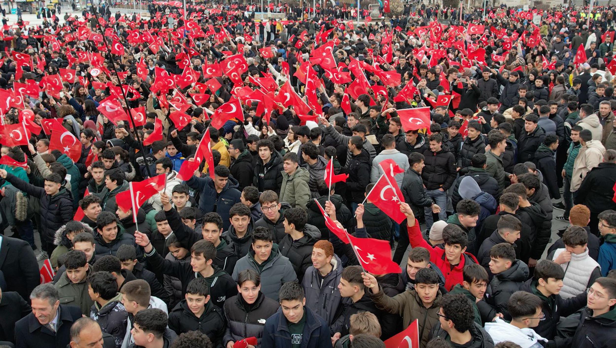 Erzincan Milletvekili Mustafa Sarıgül Bayrak Yürüyüşü