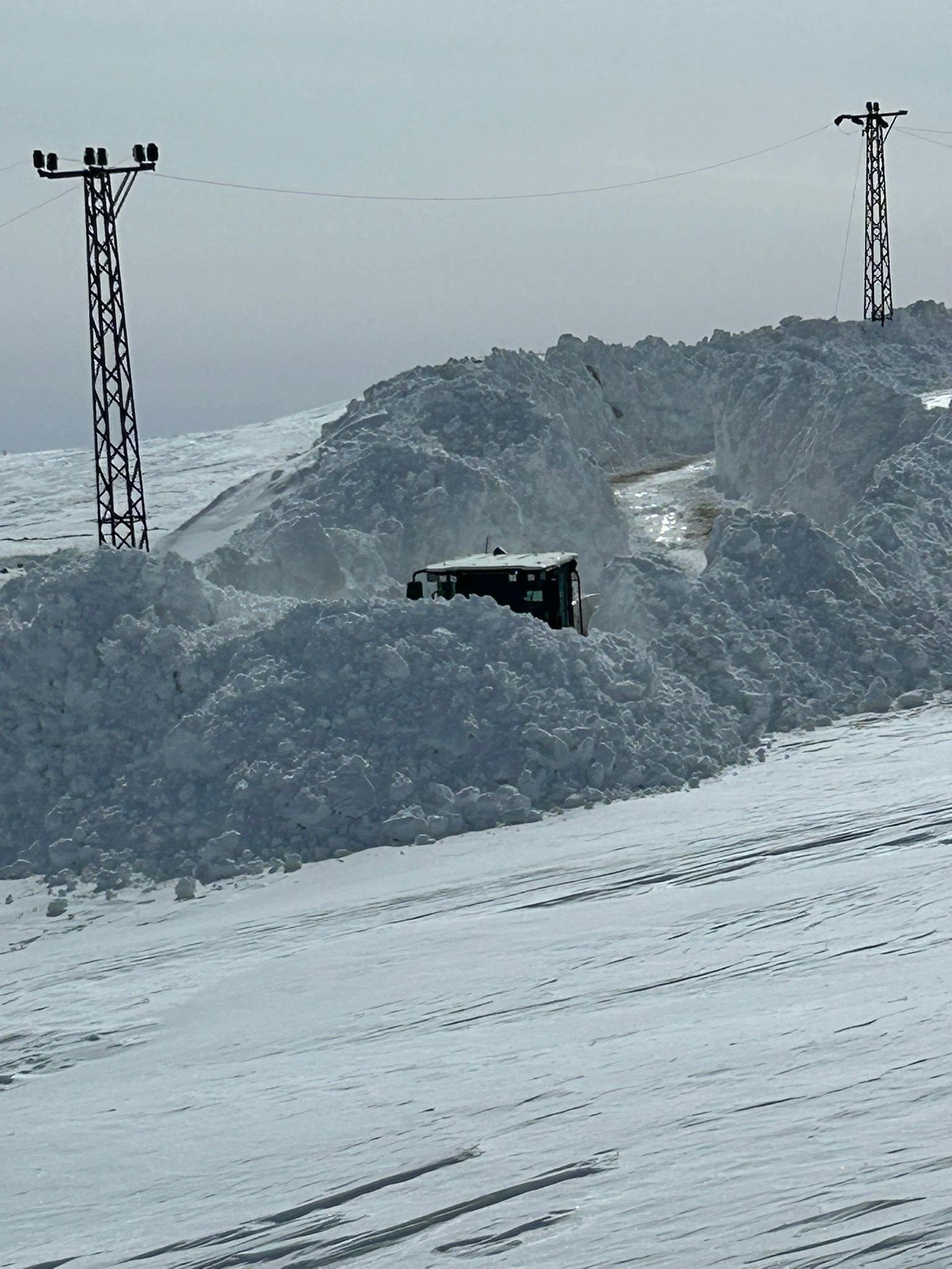 Hakkari Yüksekova karla mücadele