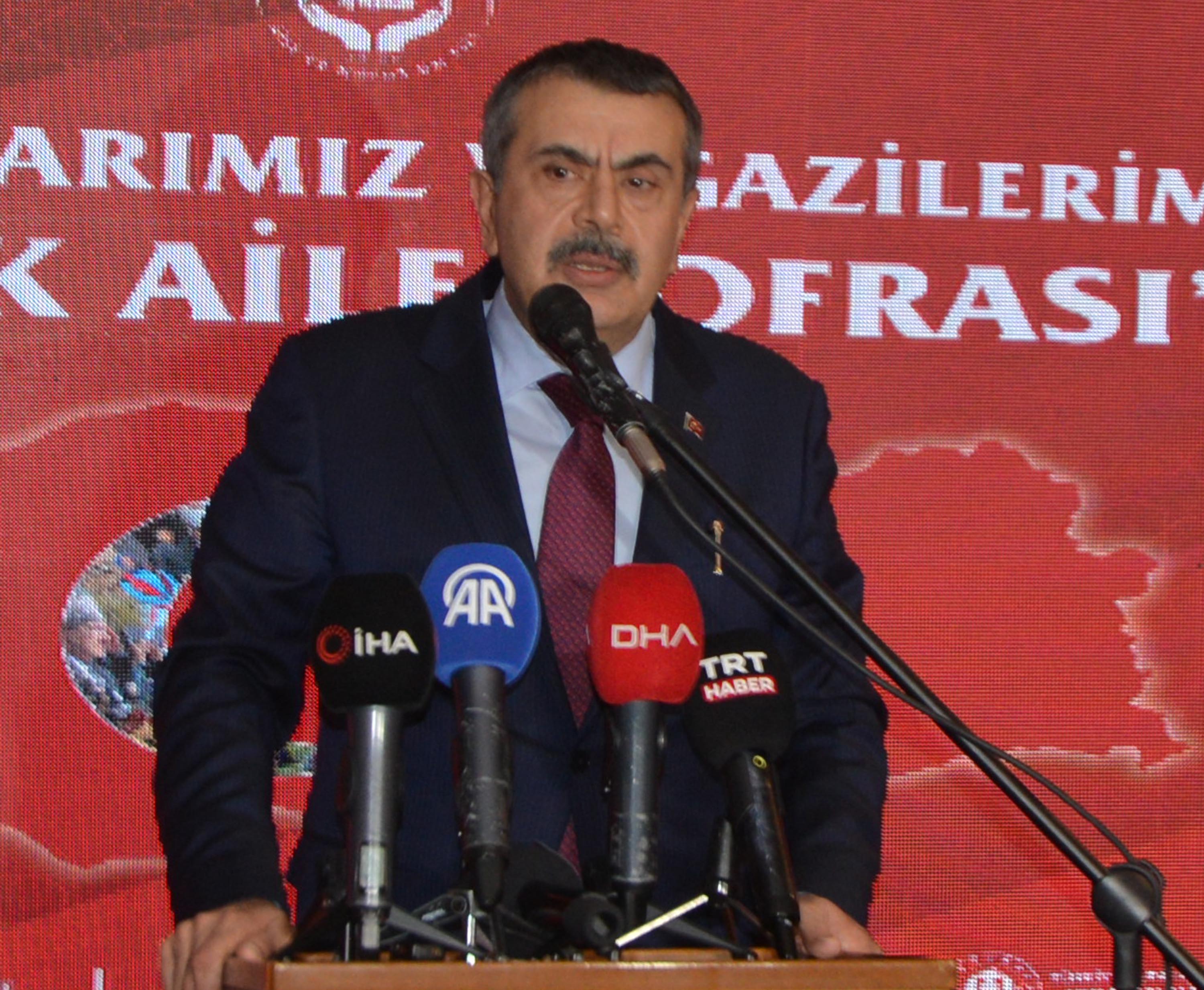 Bakan Tekin şehit aileleri iftar programı