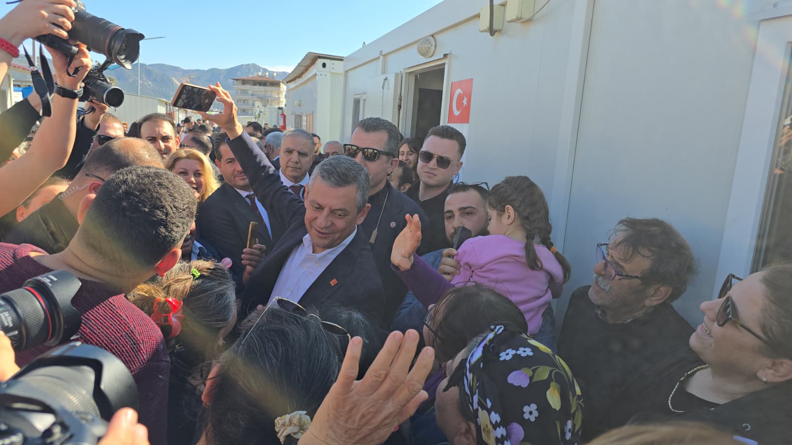 Özgür Özel rezerv alan toplantısı