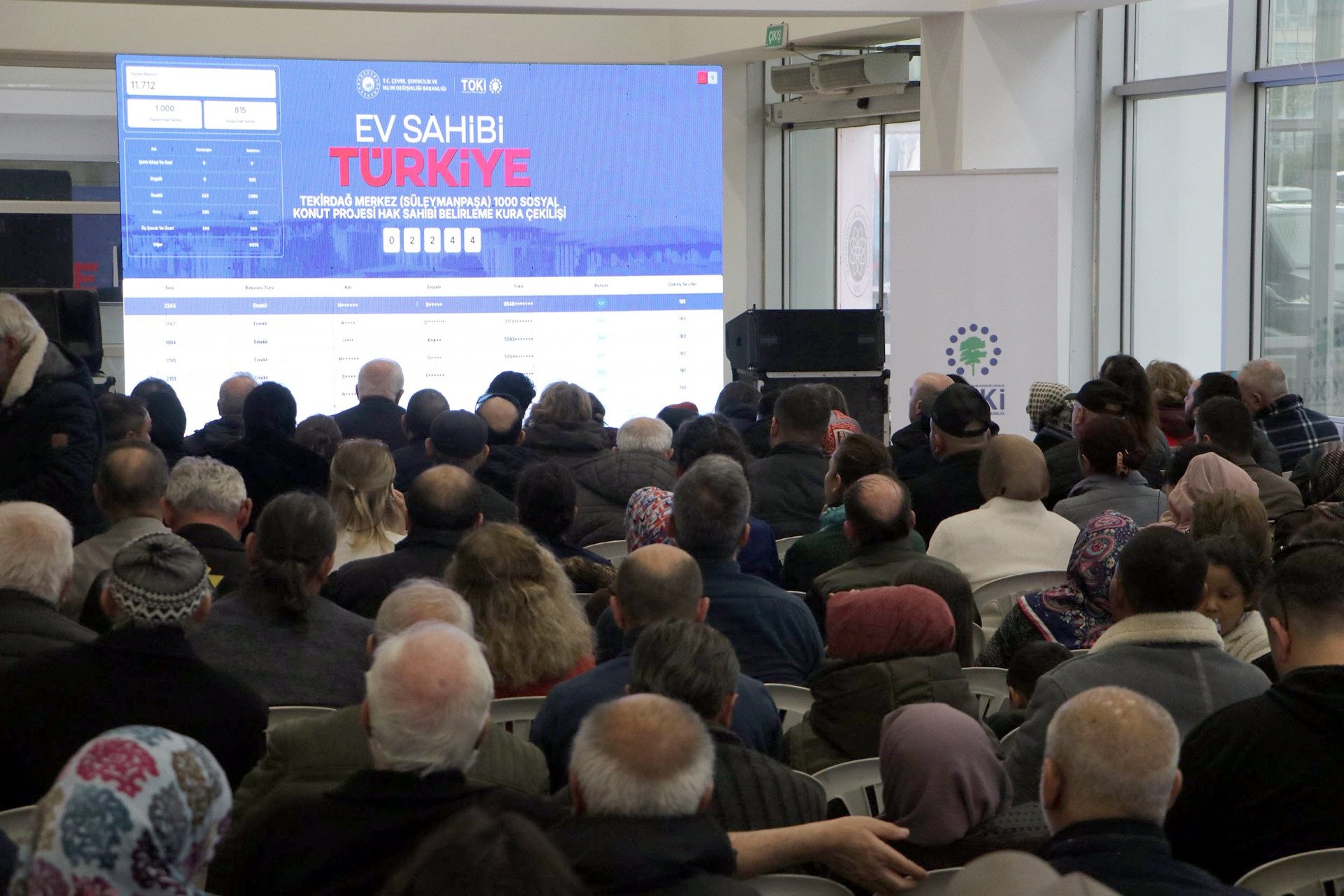 Bakan Göktaş vatandaşlarla