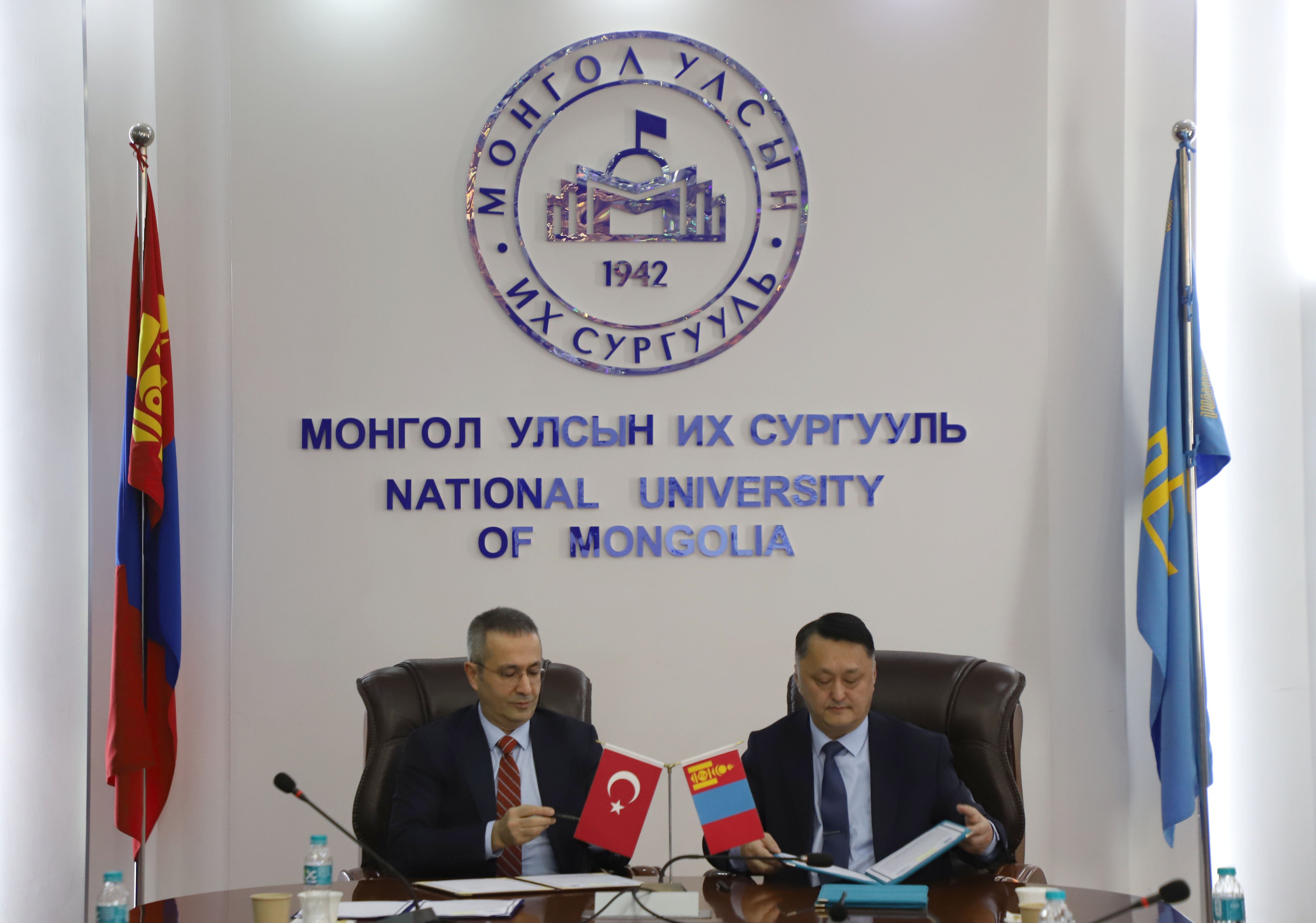 Yunus Emre Enstitüsü Moğolistan Devlet Üniversitesi iş birliği imza töreni