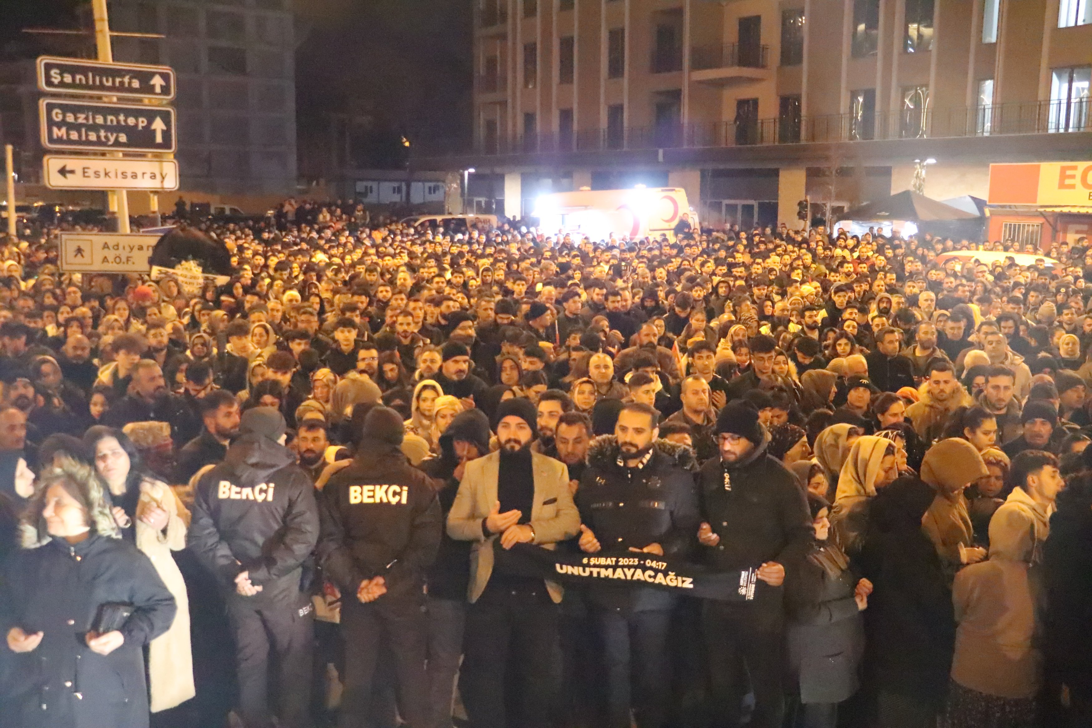 Adıyaman saat kulesi önü anma