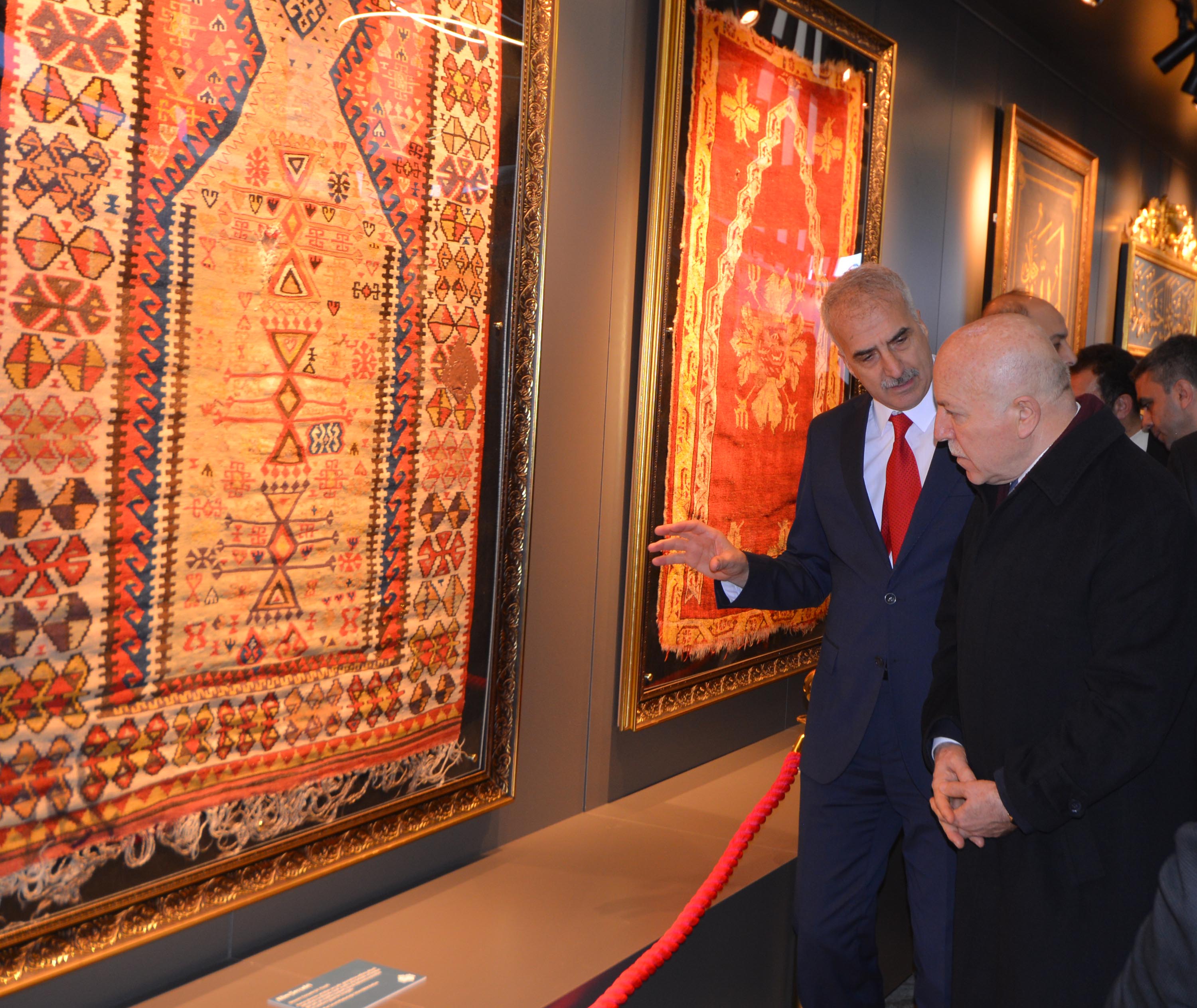 Vakıf Eserleri Sergisi Ziyaretçiler