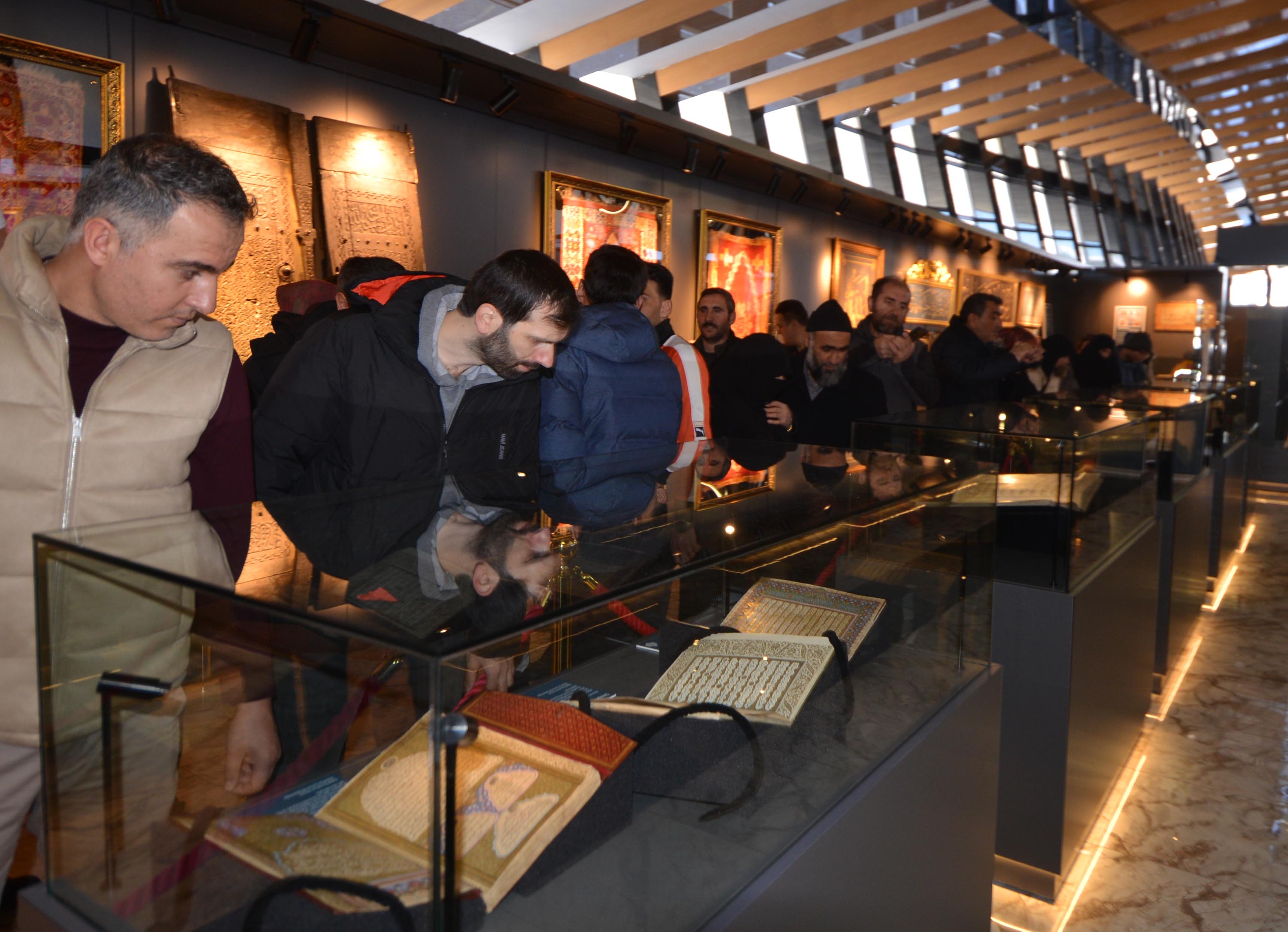 Erzurum Kutsal Emanetler ve Vakıf Eserleri Sergisi Yakutiye Medresesi