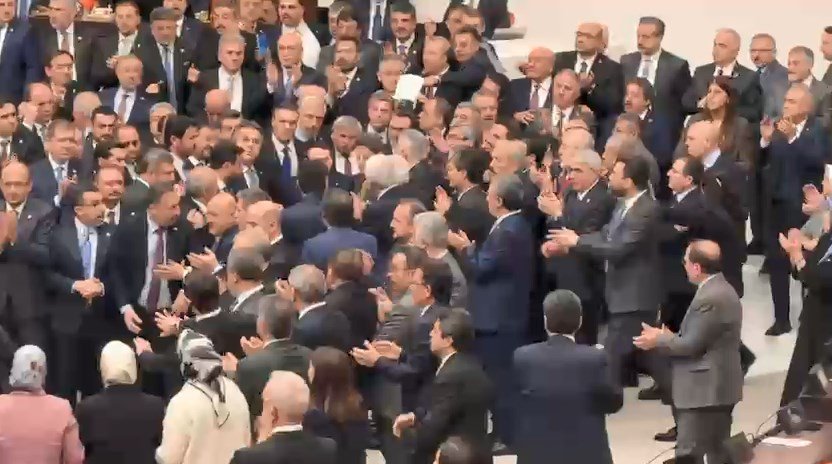 TBMM Yemin Töreni Gerginliği