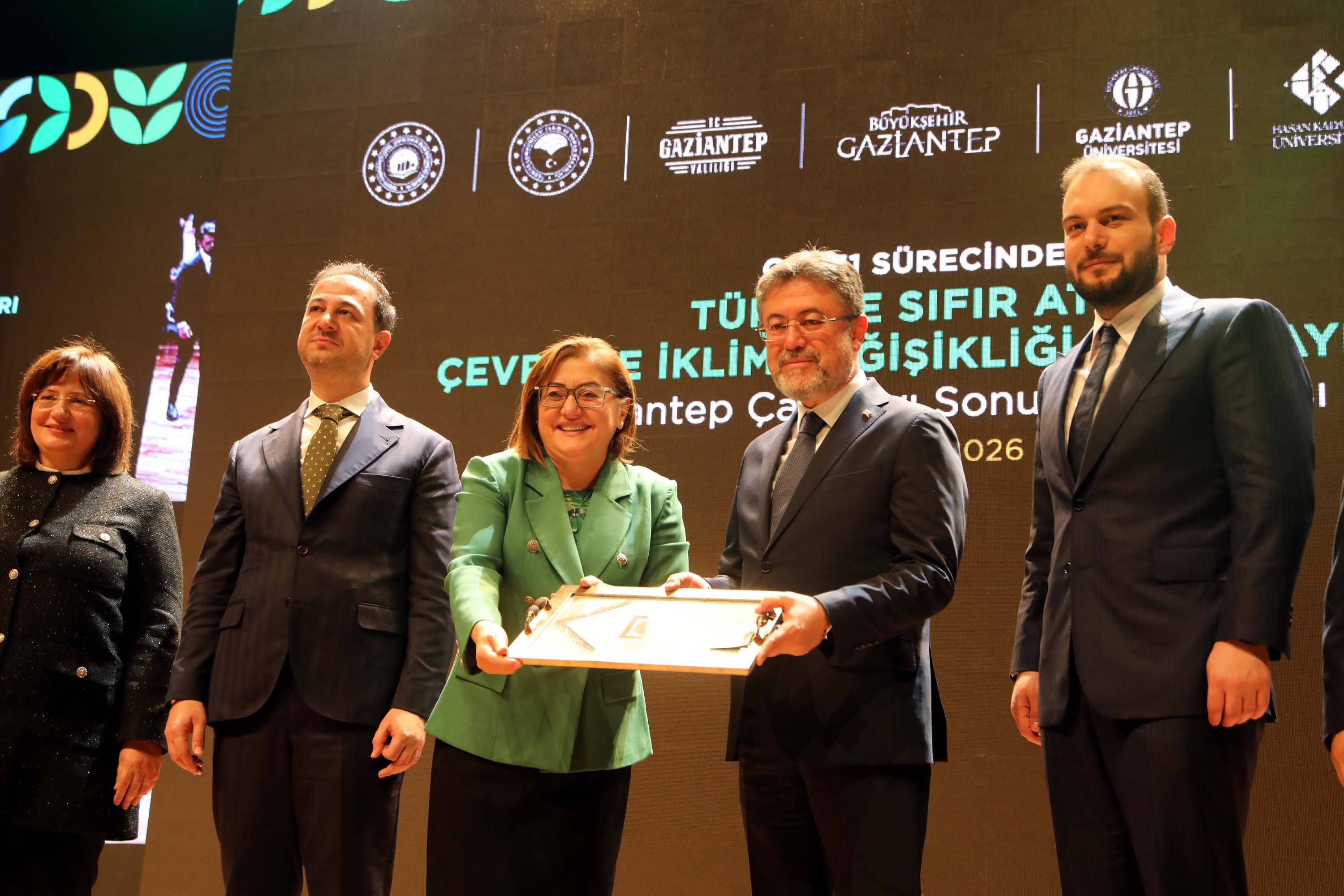 Bakan Yumaklı konuşma yapıyor