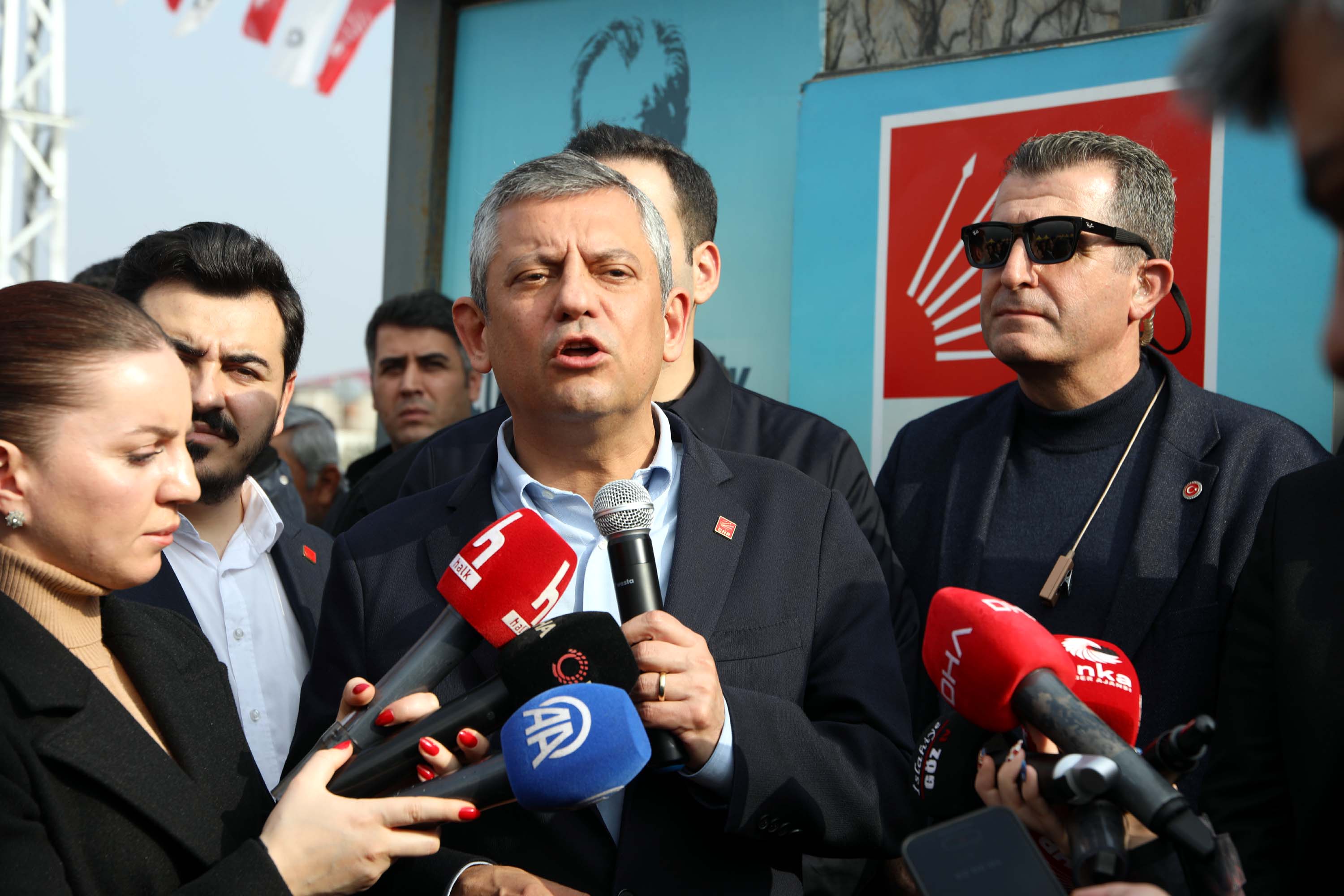 Özgür Özel deprem bölgesi ziyareti