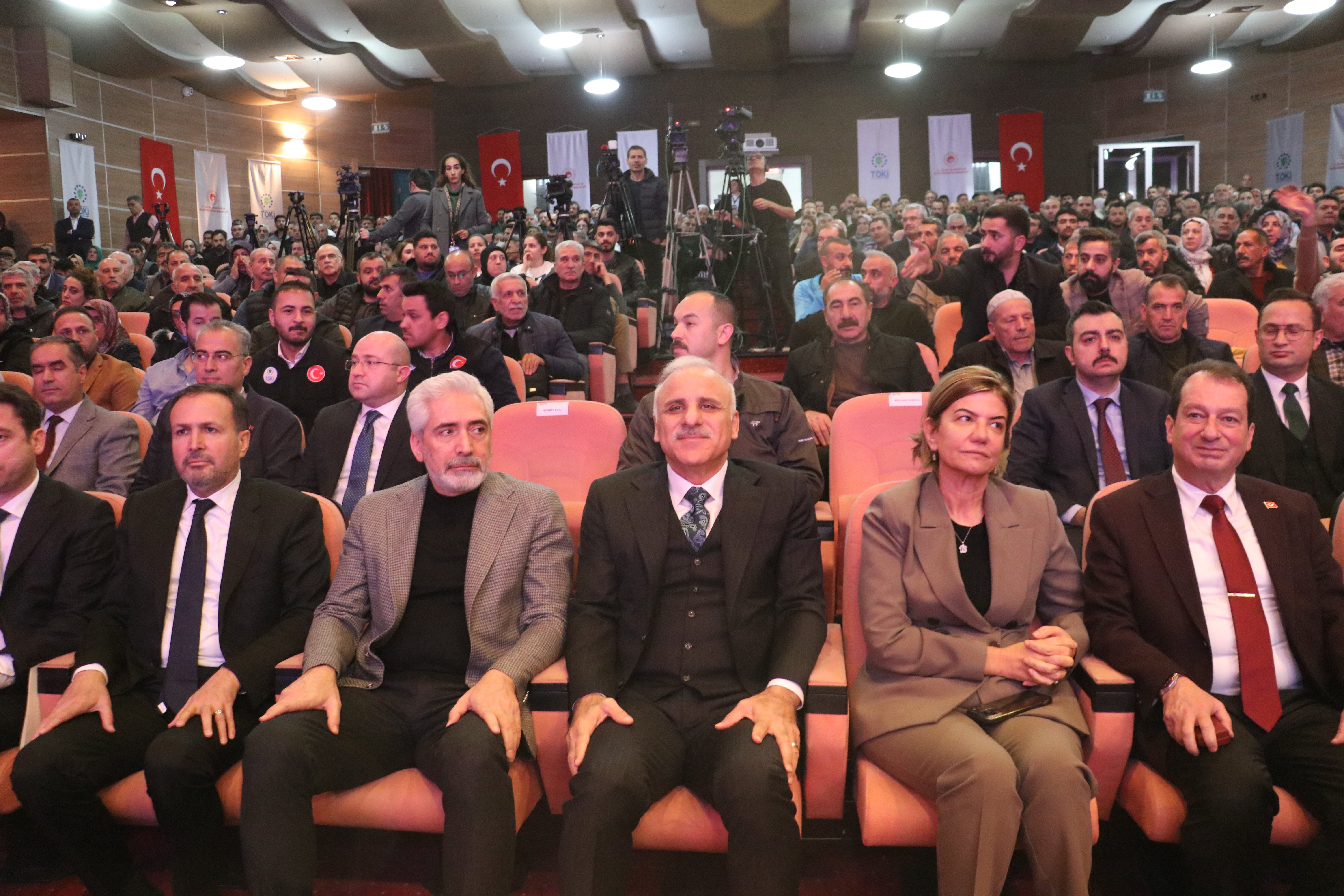 Diyarbakır TOKİ konutları kura çekilişi