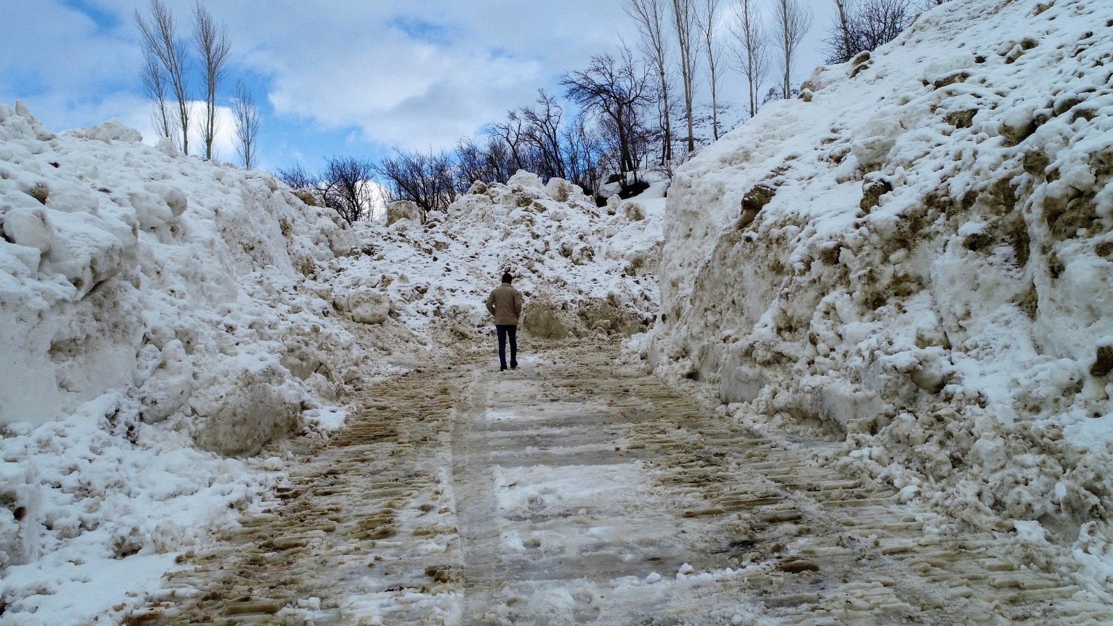 Çatak Tellikaya mezrası yolu açıldı