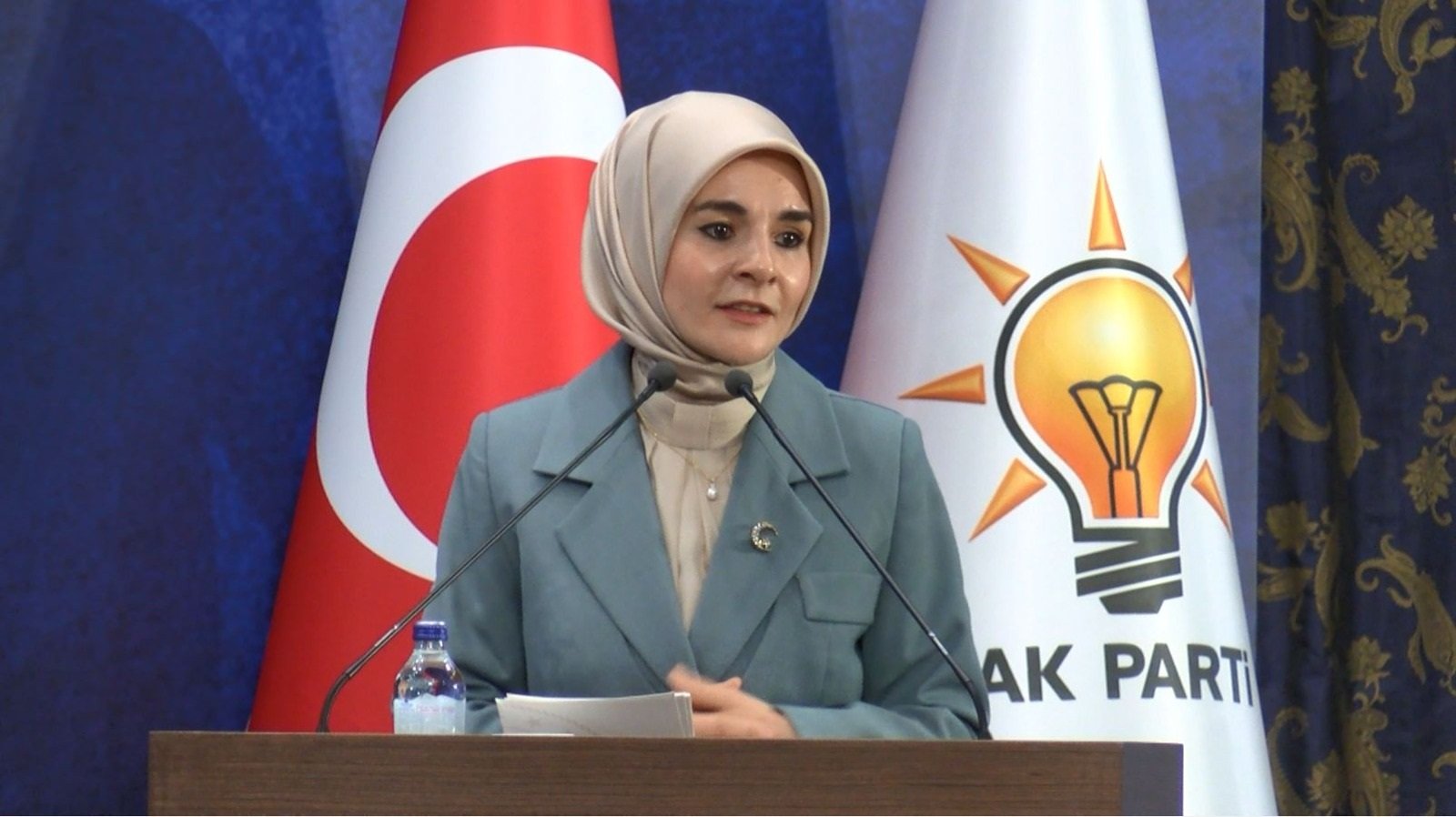 Aile ve Sosyal Hizmetler Bakanı Mahinur Özdemir Göktaş konuşma yapıyor