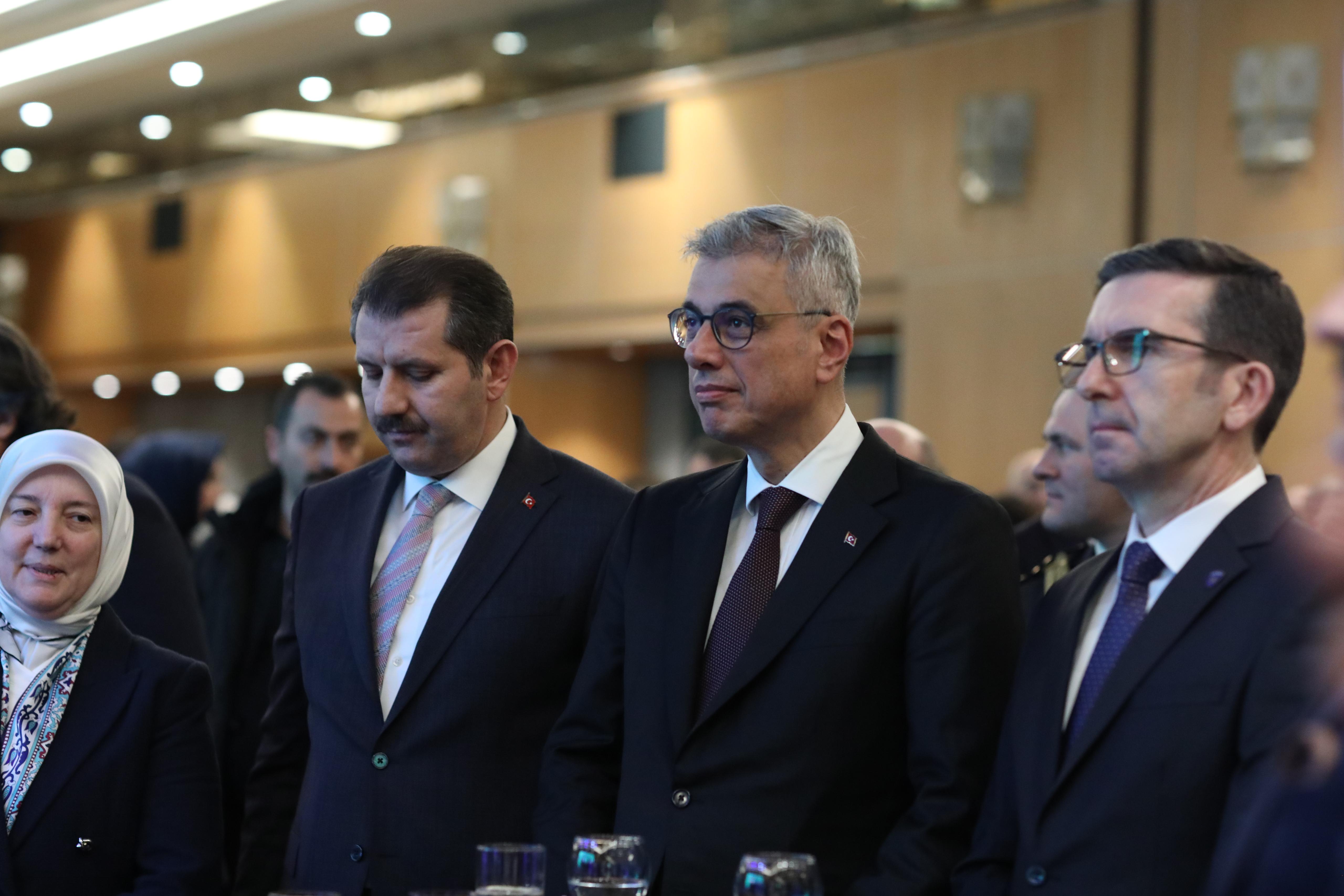 Sağlık Bakanı Kemal Memişoğlu Konuşma Yapıyor