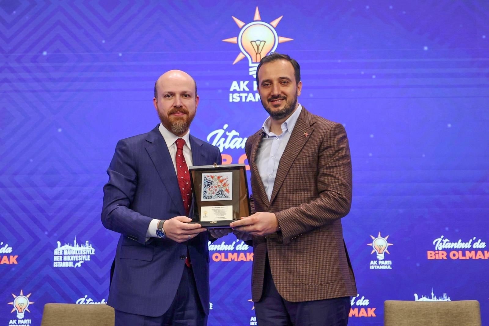 AK Parti İstanbul İl Başkanı Abdullah Özdemir konuşma yapıyor