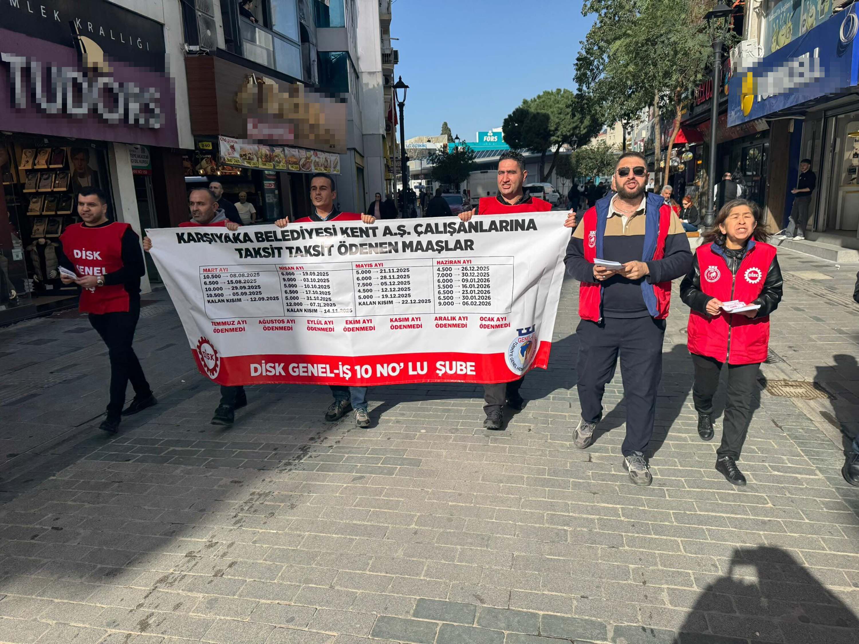 DİSK Genel-İş Şube Başkanı Ferit Akdoğan konuşma yapıyor