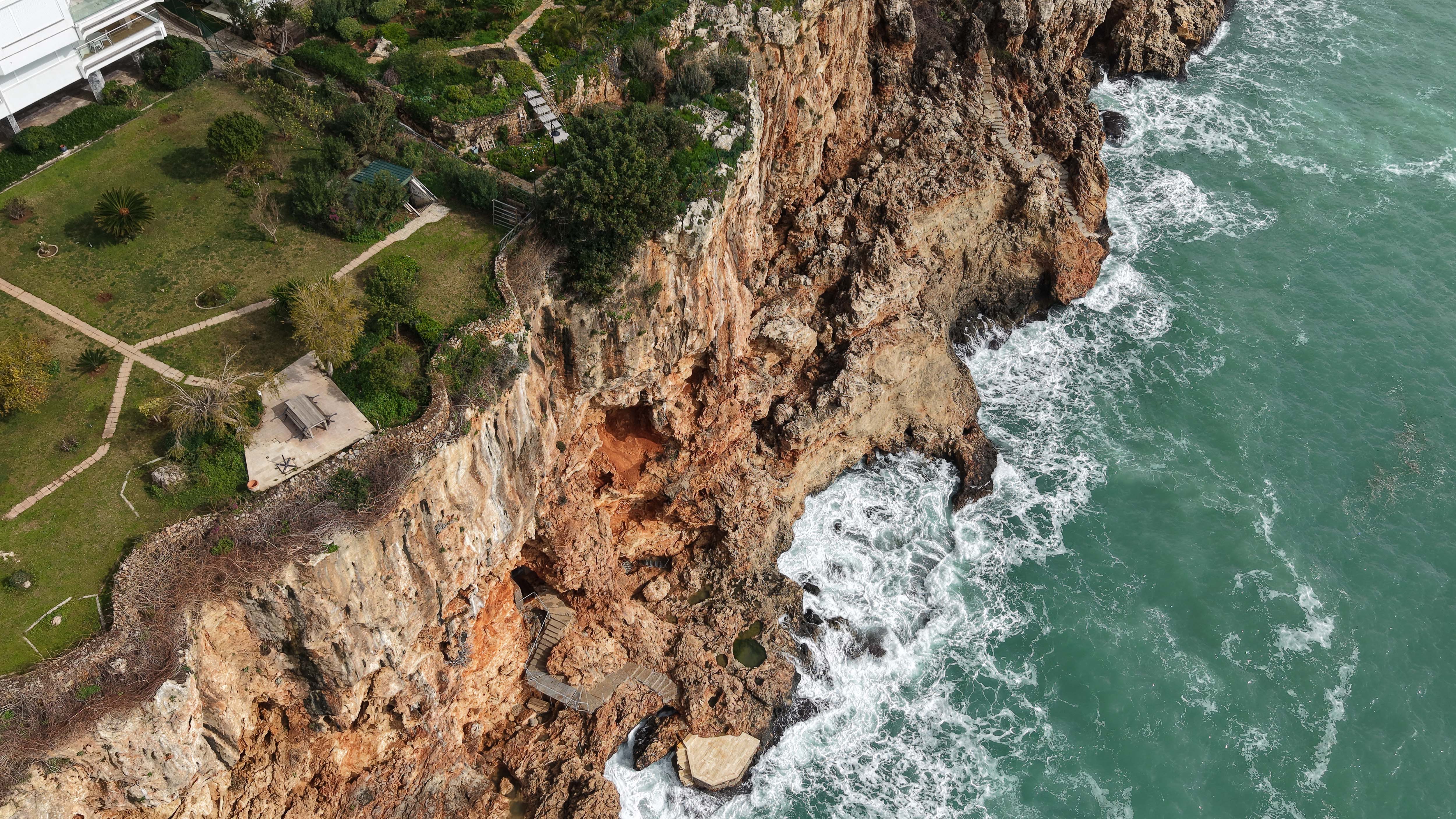 Kaçak Asansör Falezler