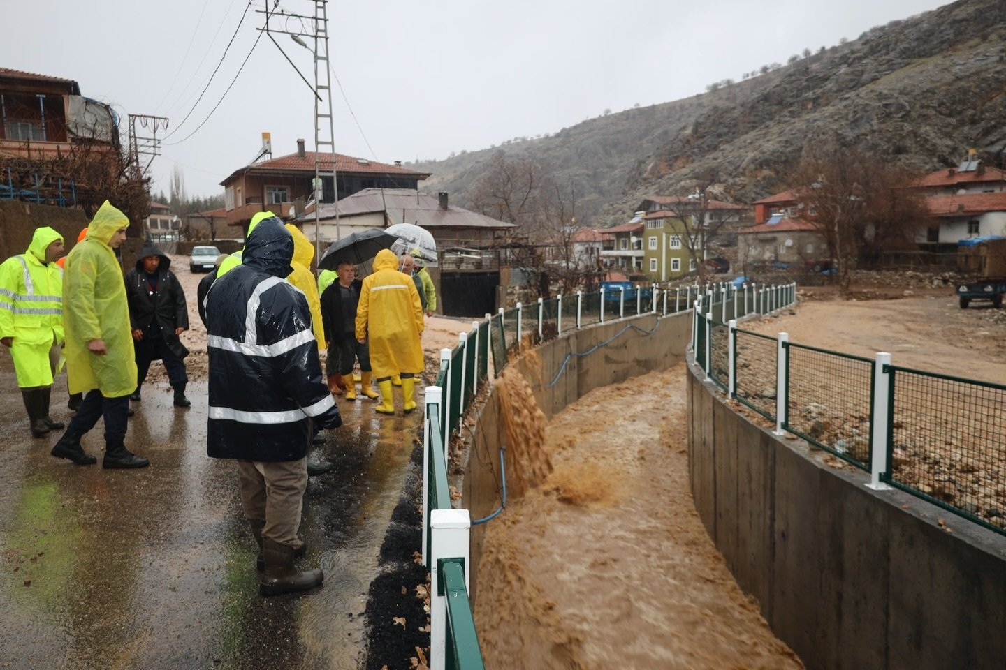 Yahyalı sel temizlik çalışması