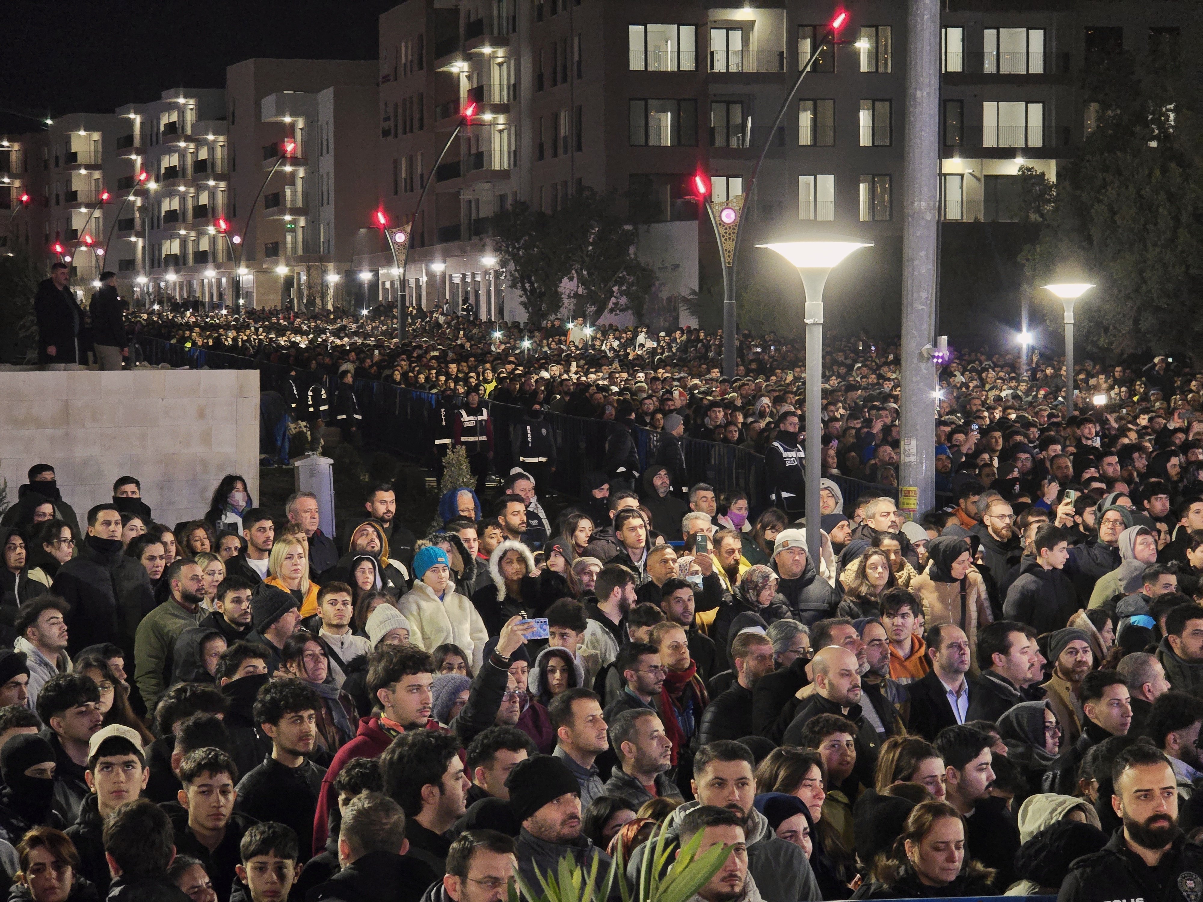 Hatay deprem anması halk katılımı