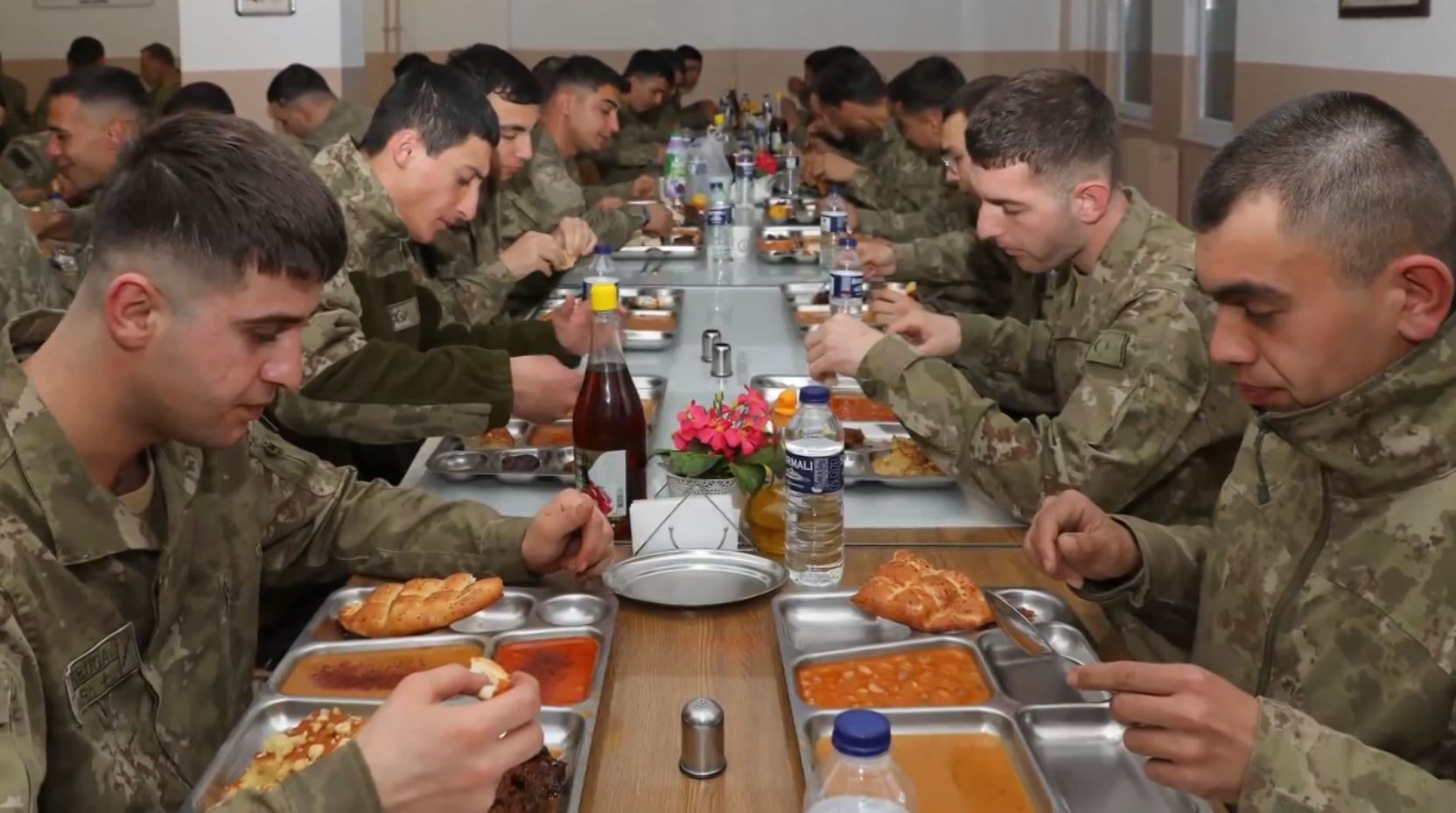 Askerler İftar Sofrası