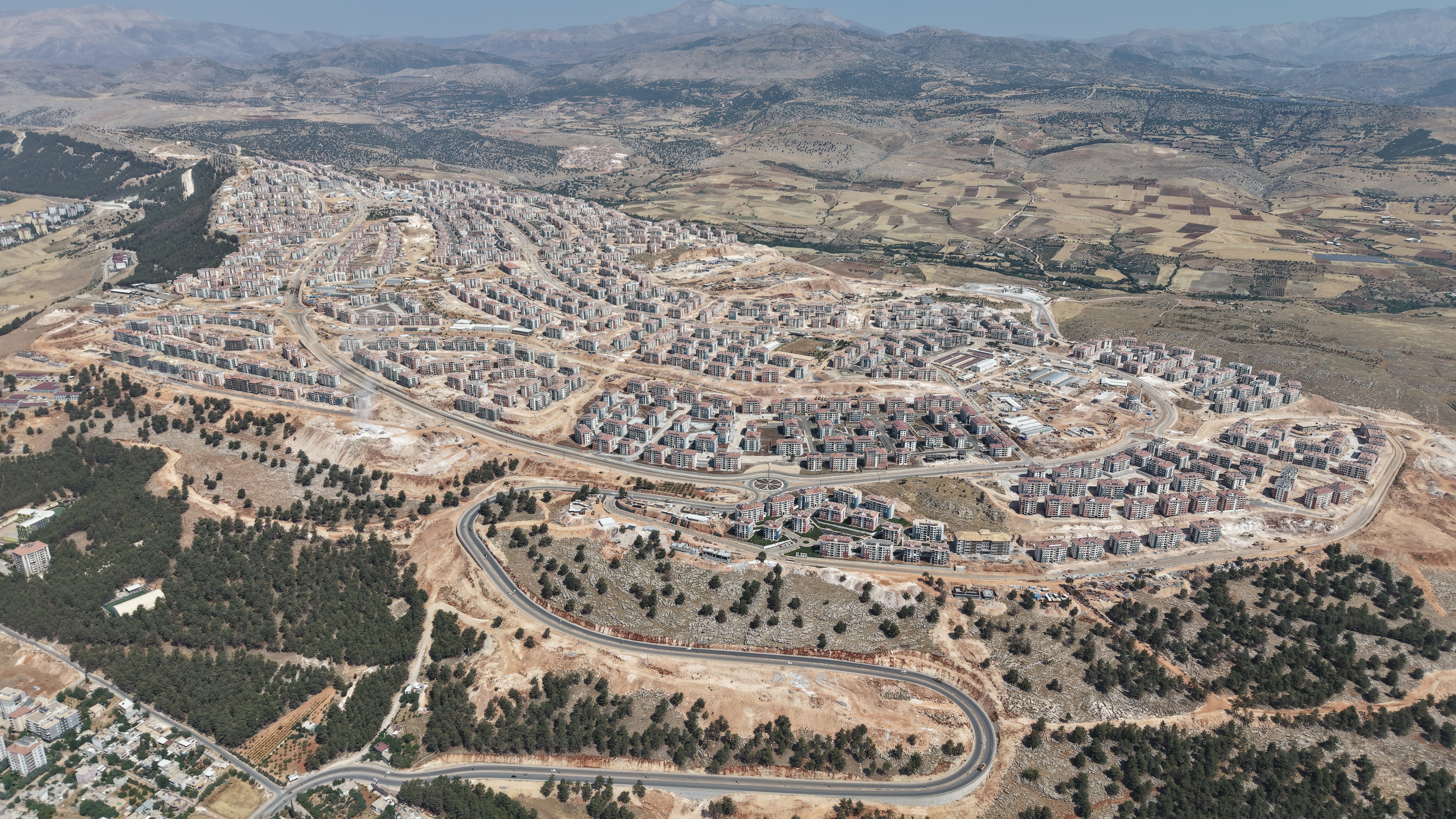 Dışişleri Bakanı Hakan Fidan deprem bölgesi ziyareti