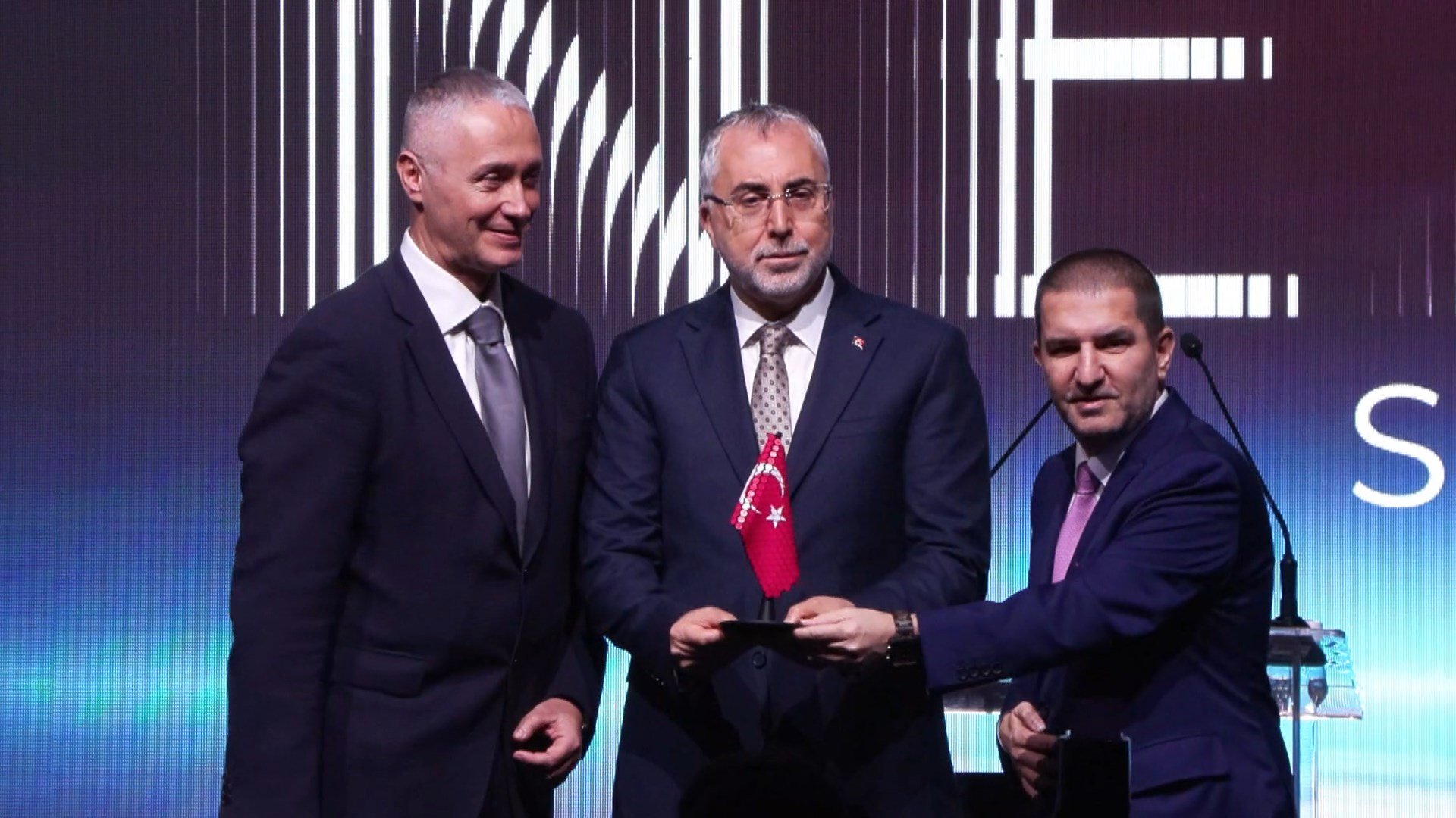 Bakan Vedat Işıkhan Generation Next Summit konuşması