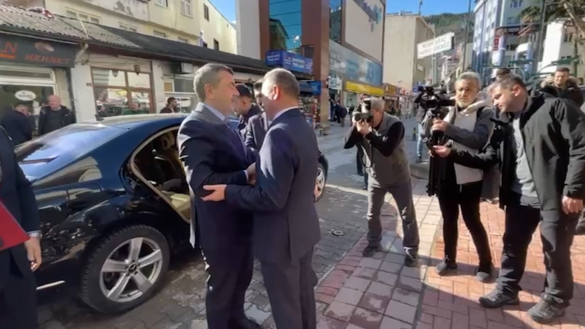 Bakan Tekin öğretmenlerle görüşüyor