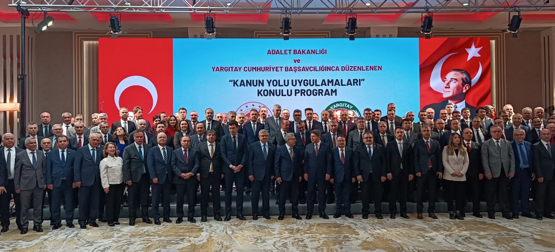 Yargıtay Cumhuriyet Başsavcısı Muhsin Şentürk konuşma yapıyor