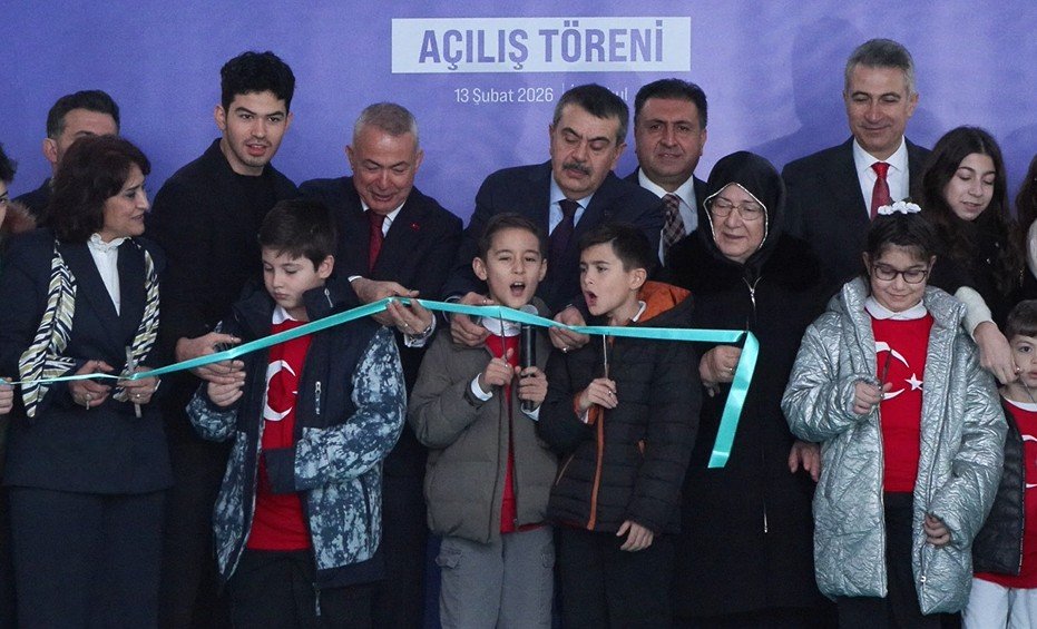 Bakan Tekin ve Protokol Okul Açılışında