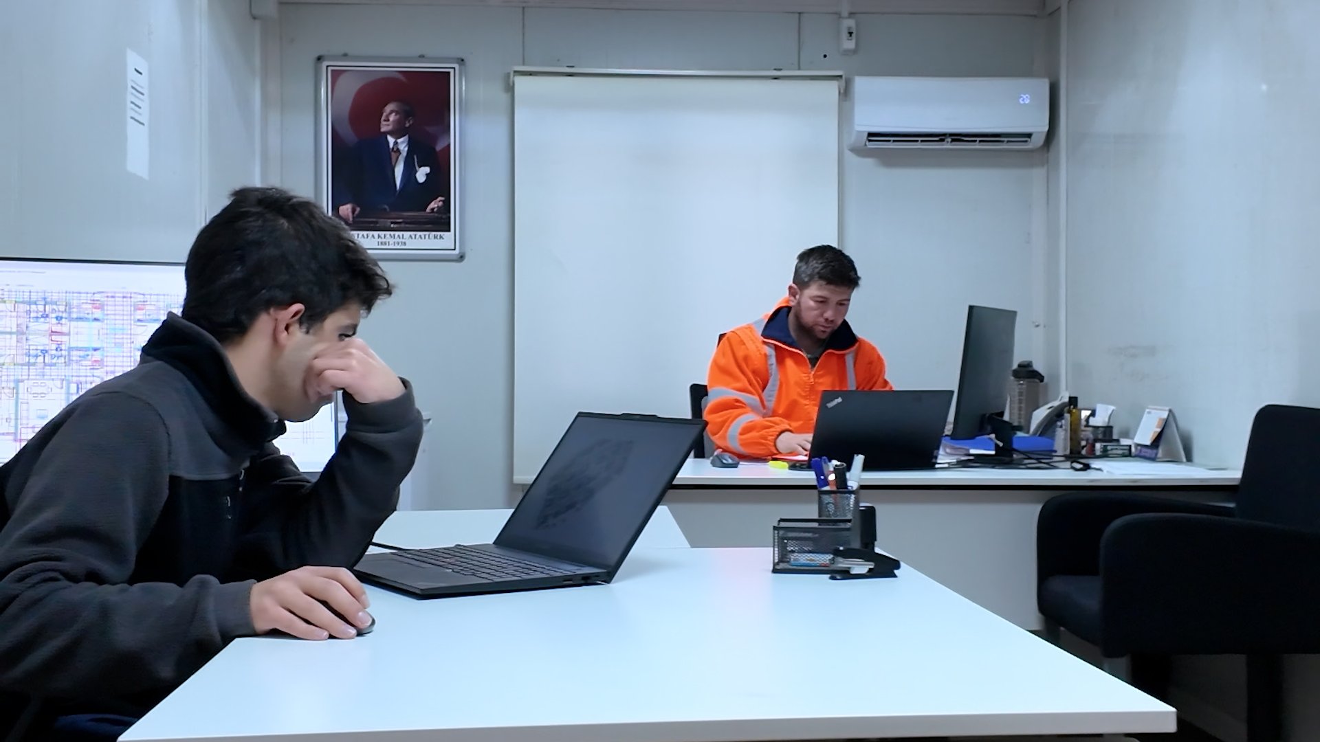 Asrın İnşası şantiyesi