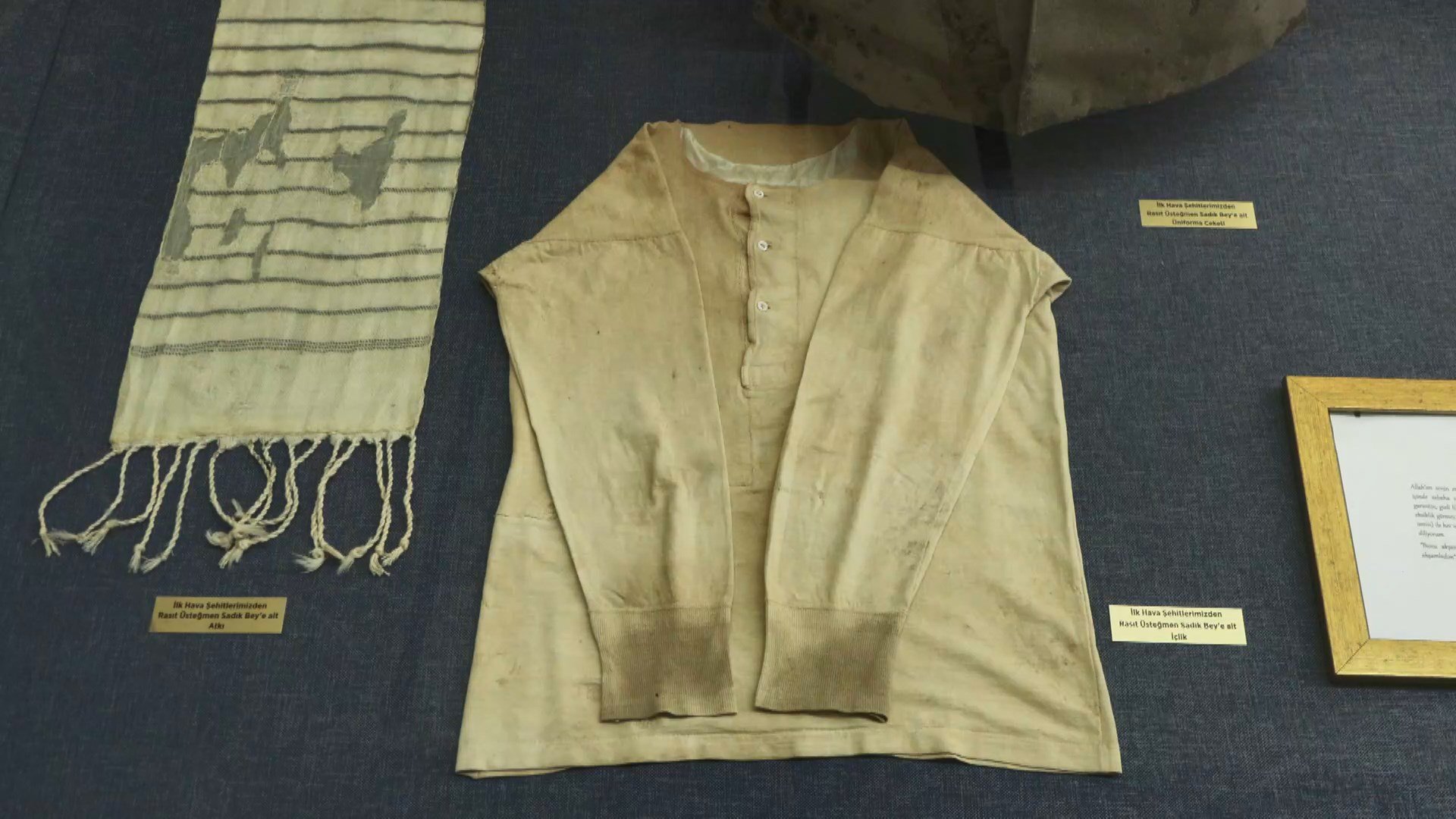 Müze İçinde Çocuk Ziyaretçi