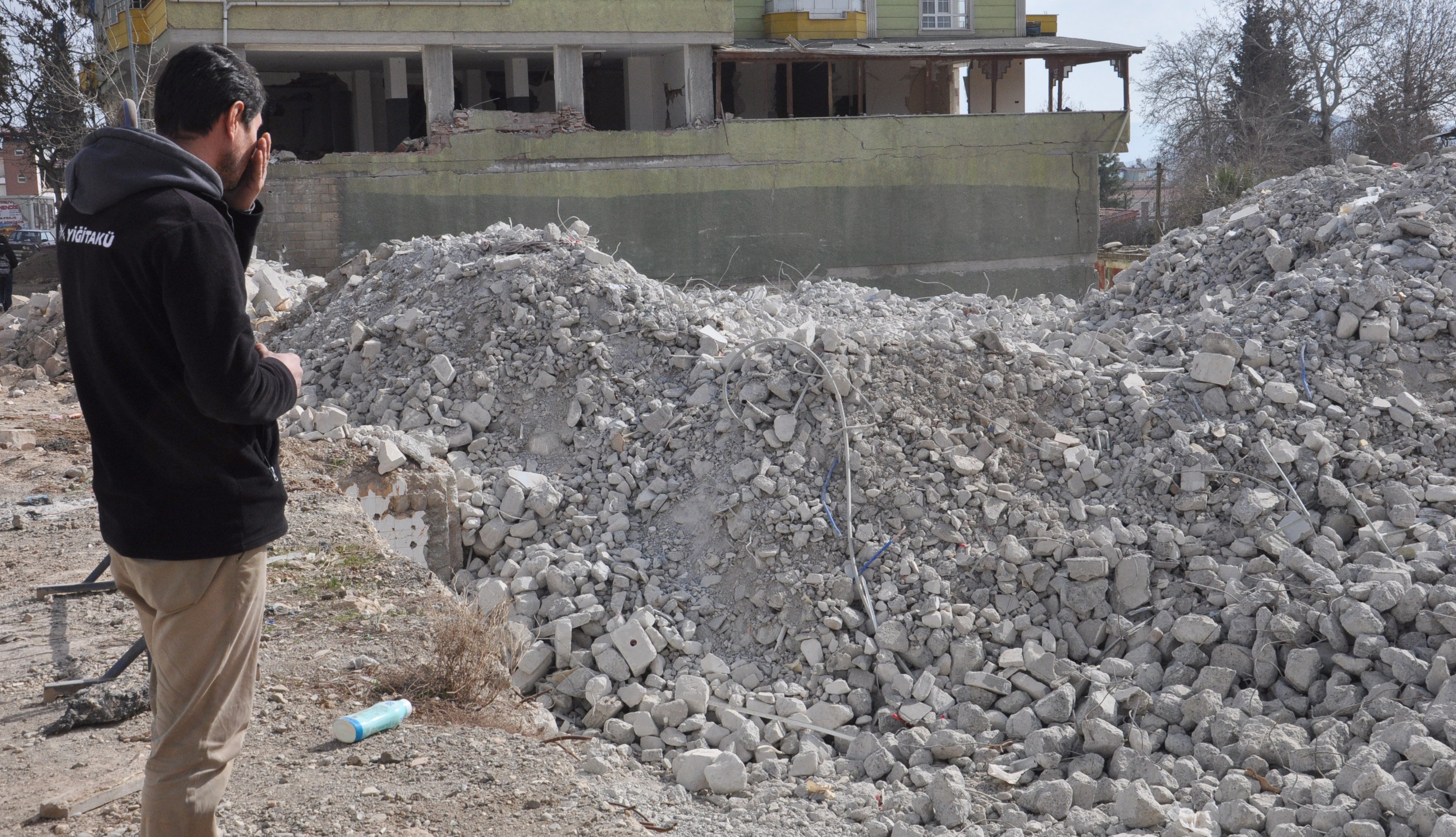 JAK ekipleri arama kurtarma çalışması