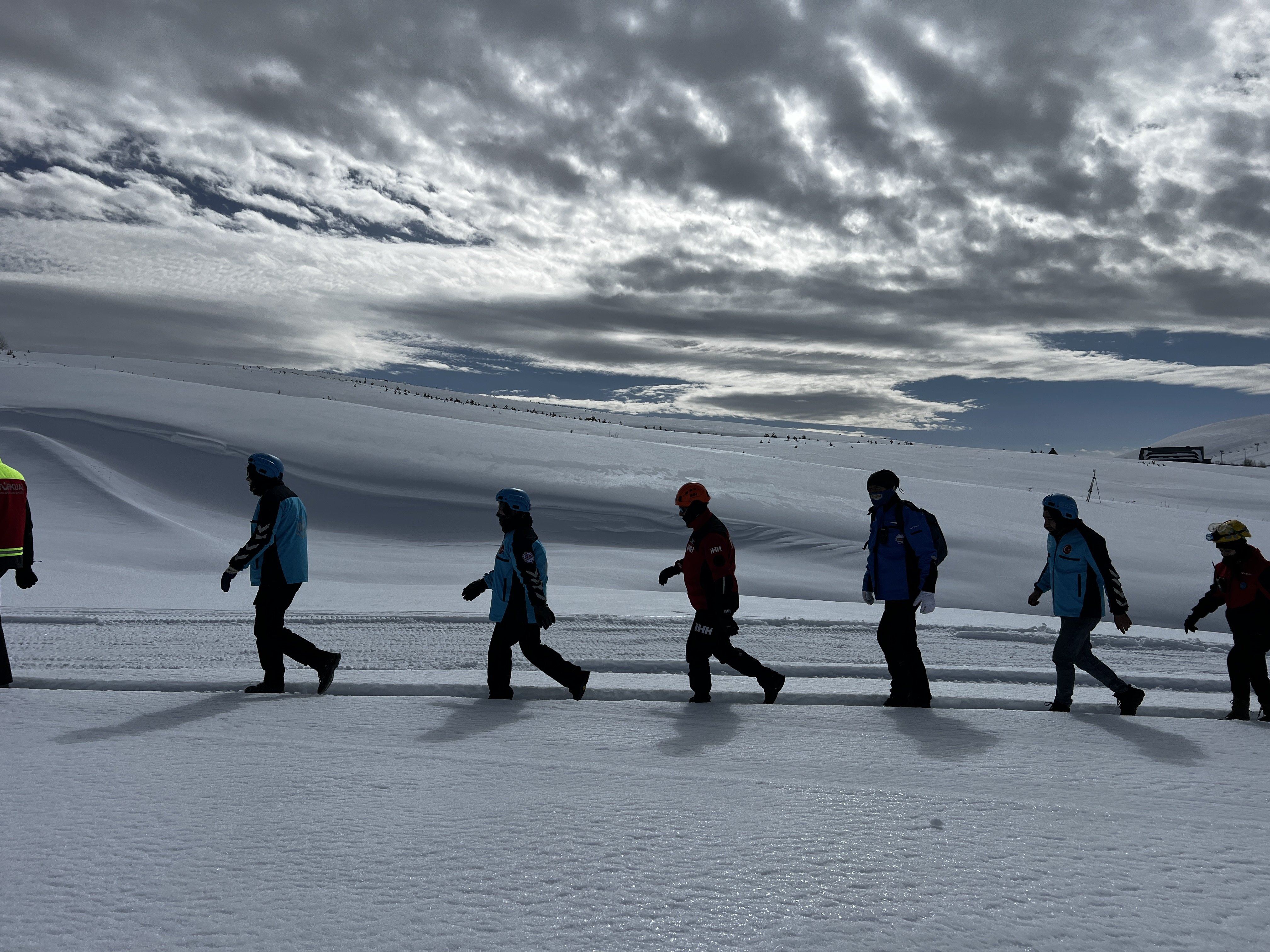 Erciyes çığ tatbikatı kurtarma köpekleri