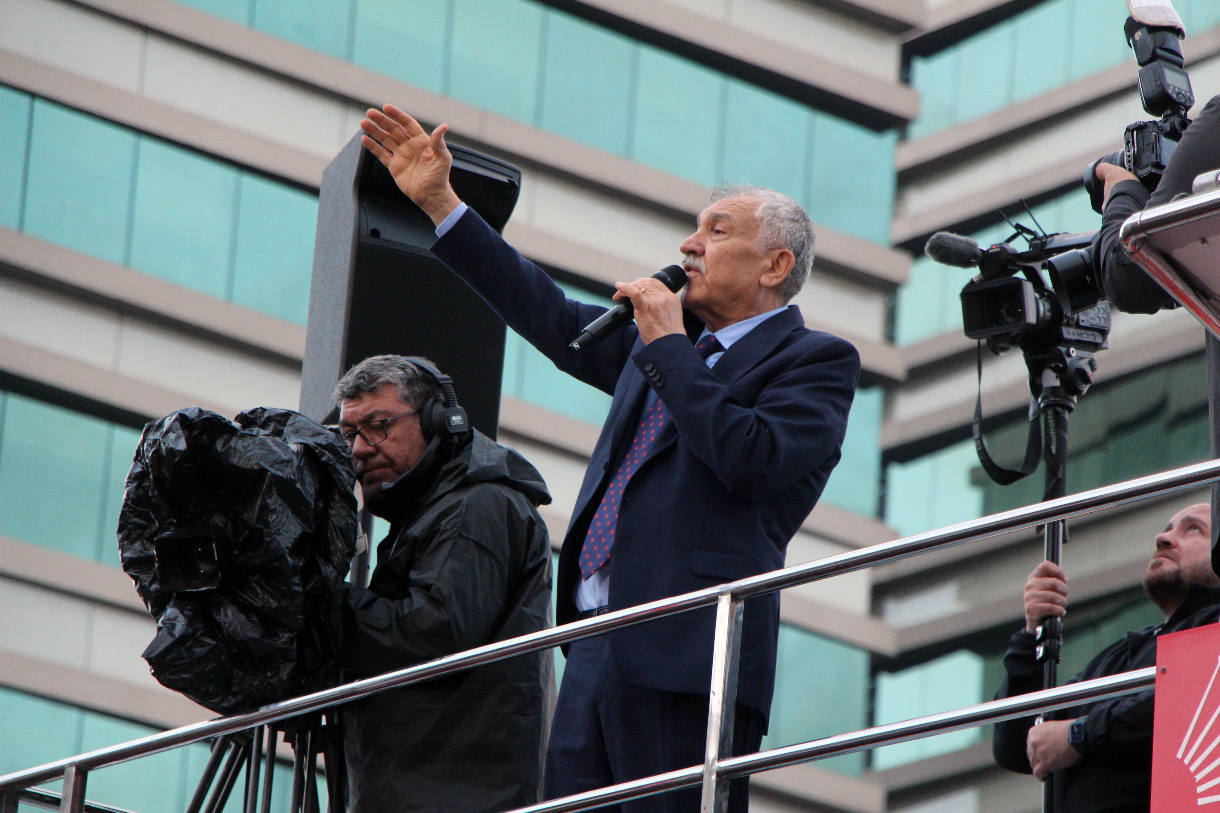 CHP Adana miting kalabalık
