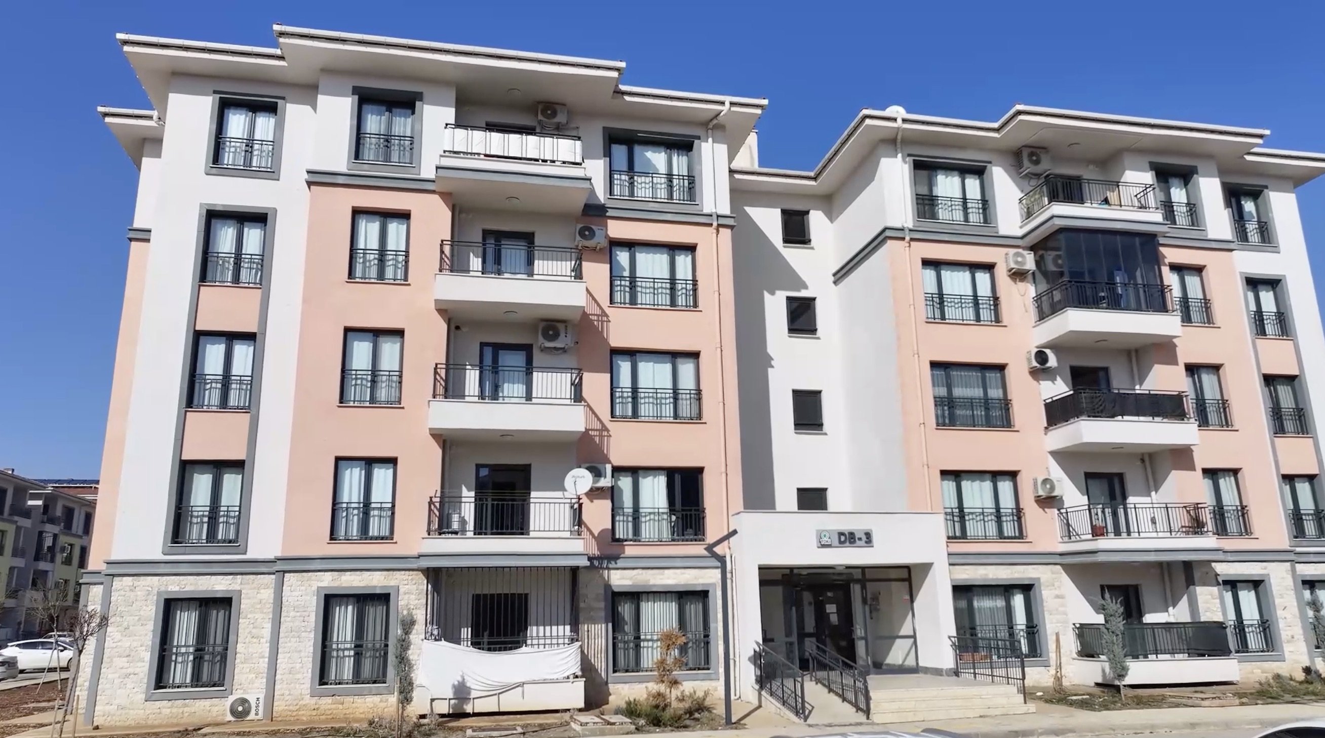 Deprem bölgesinde devam eden çalışmalar