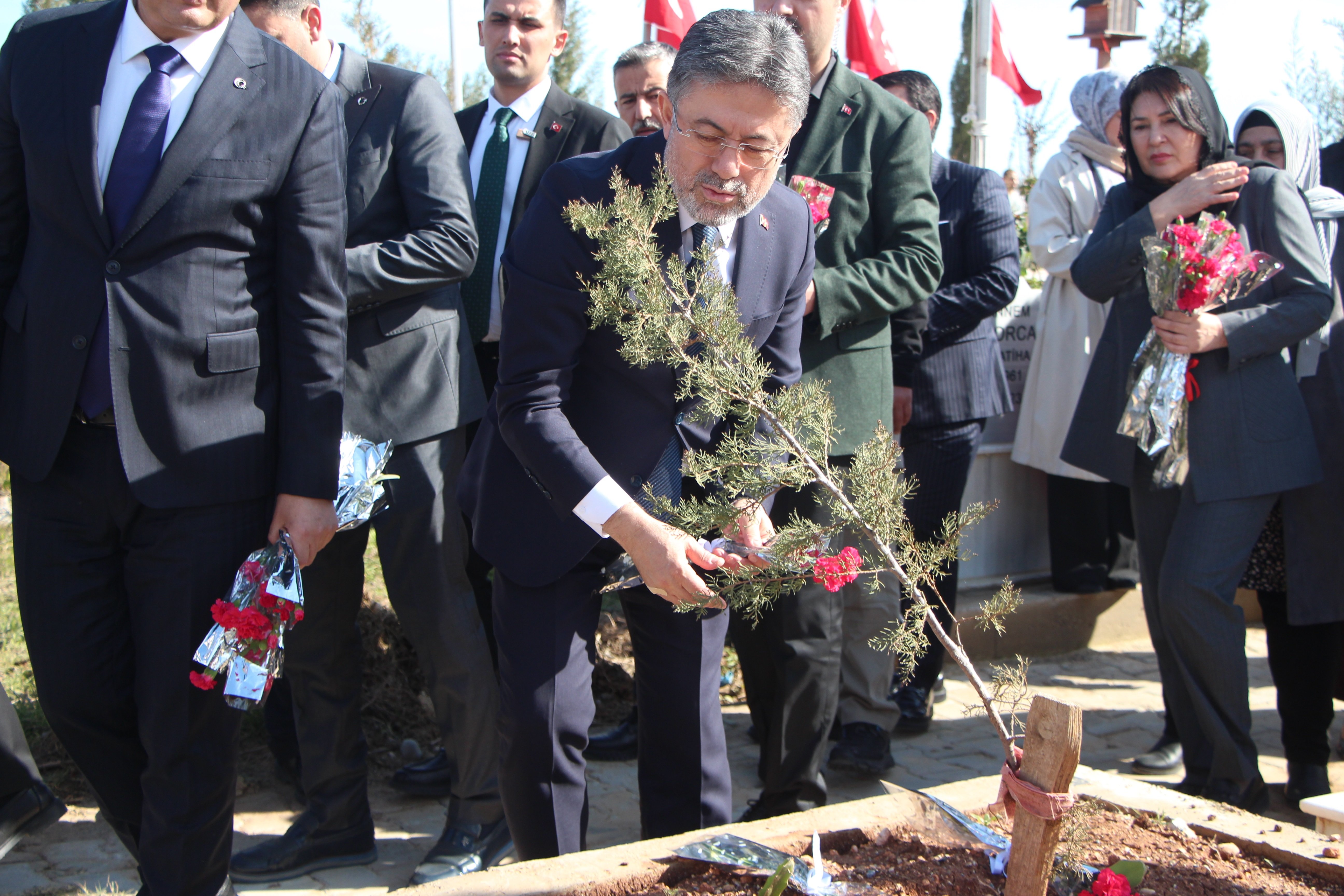 Bakan İbrahim Yumaklı Mezarlık Ziyareti