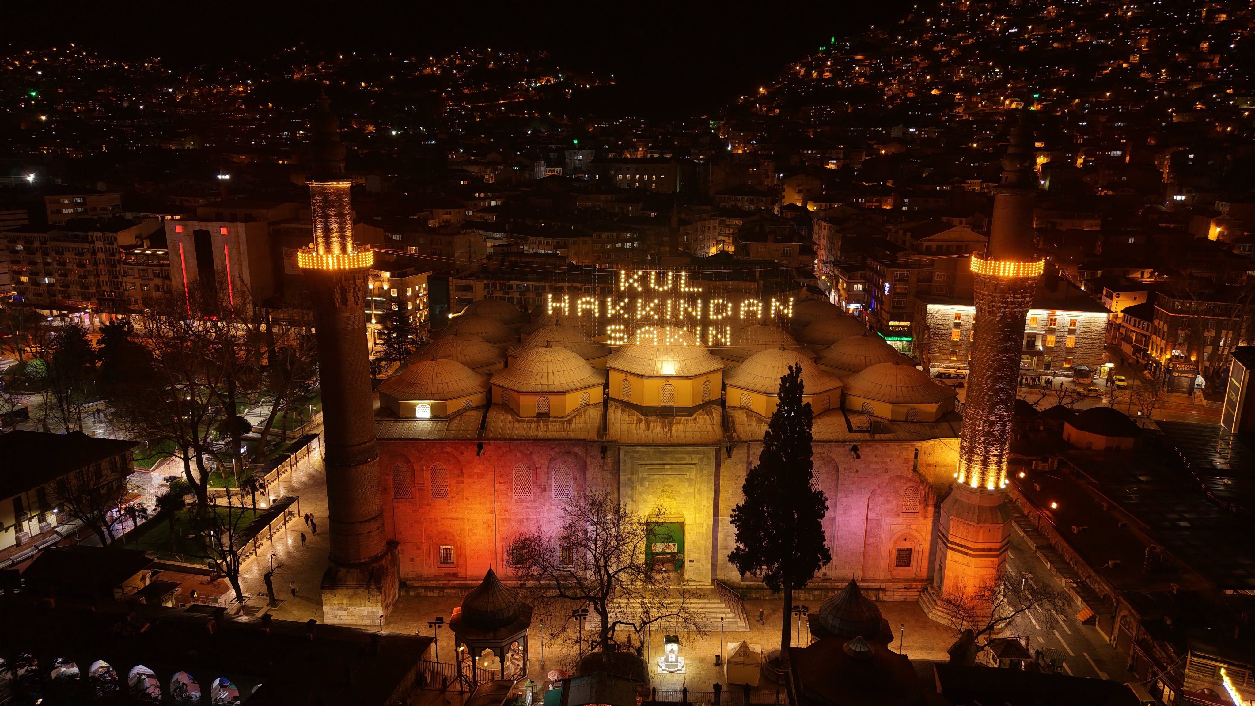 Hakan Fidan Ulu Cami mahya mesajı