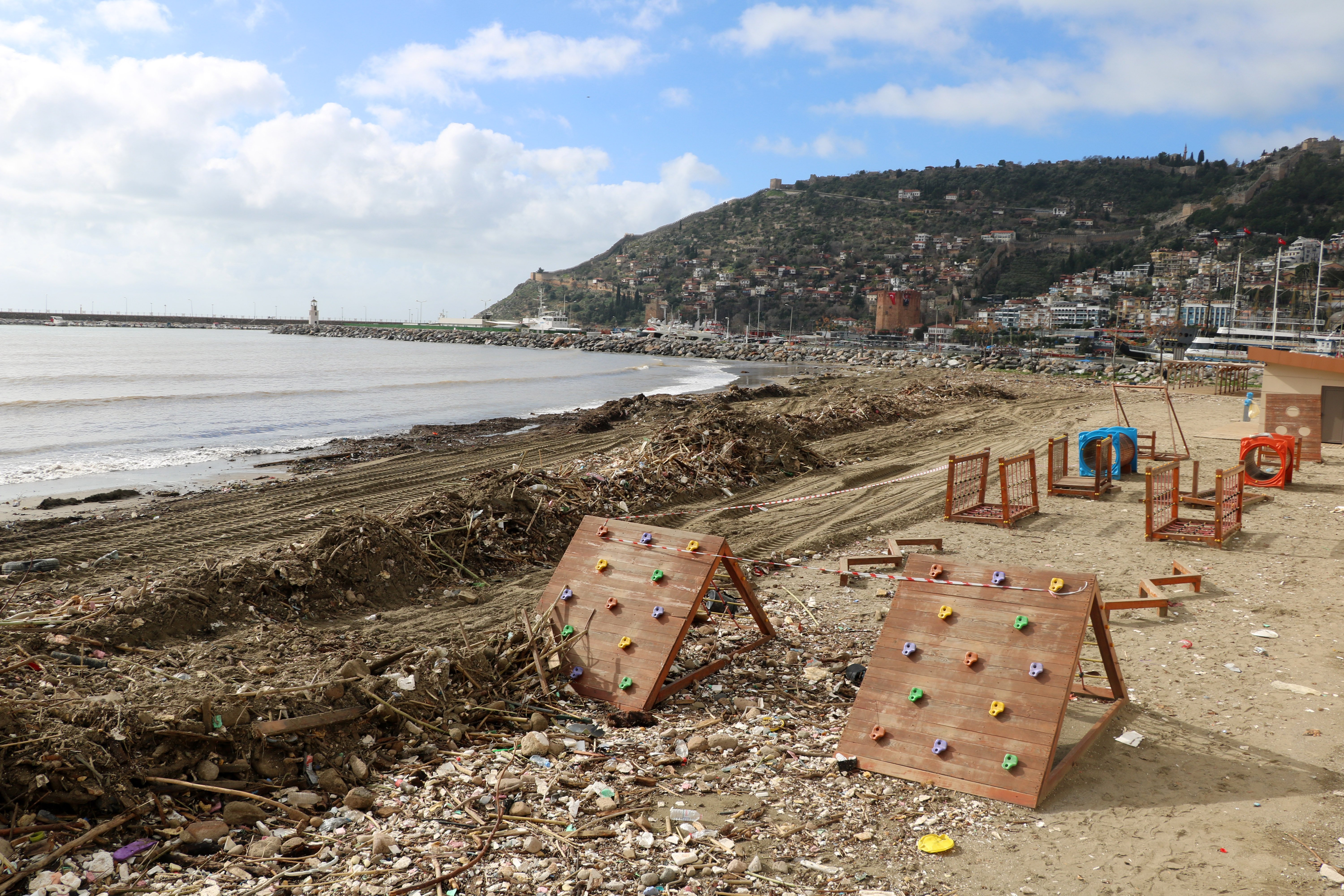 Alanya Galip Dere Plajı çevre kirliliği