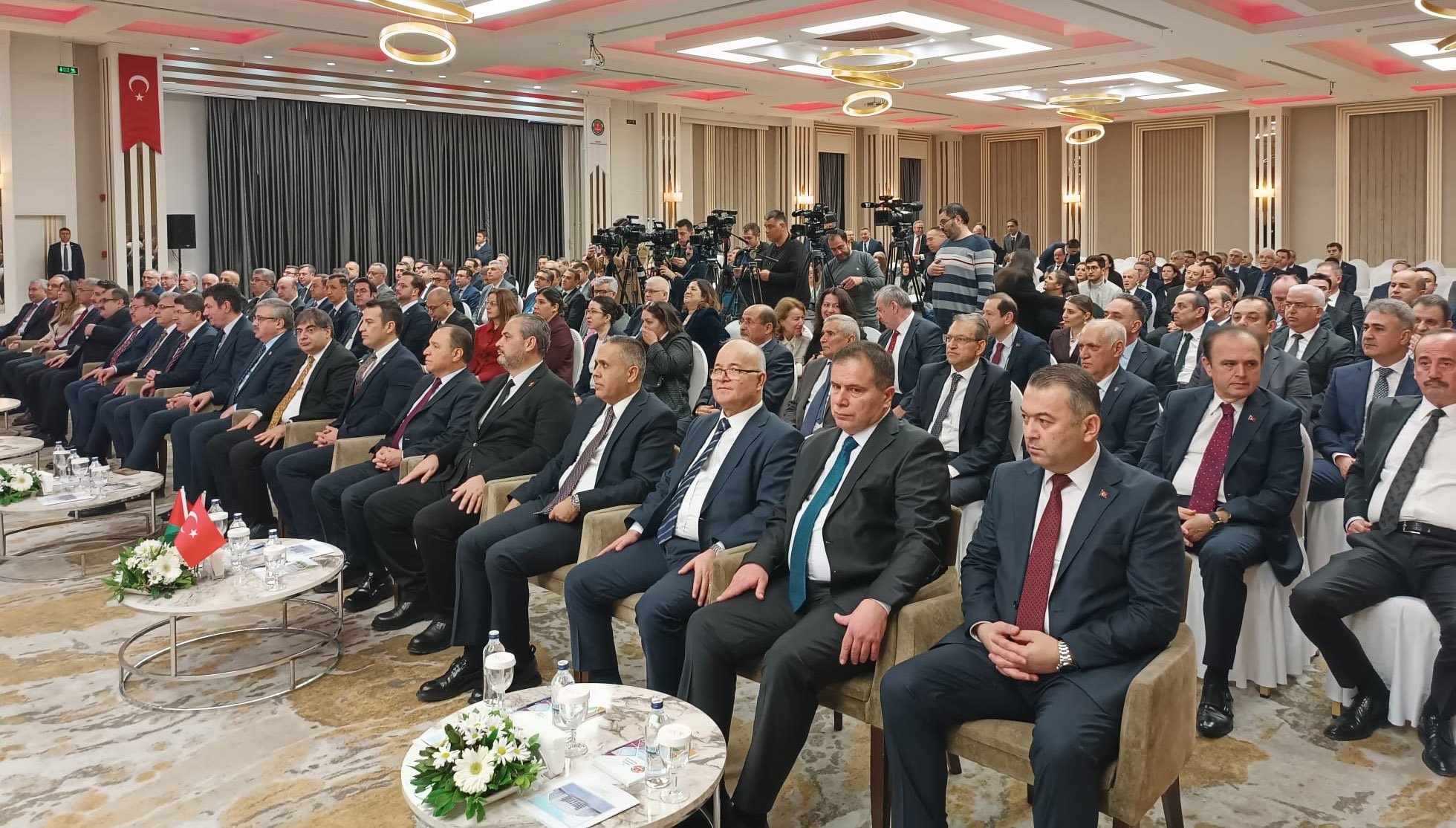 Adalet Bakanı Yılmaz Tunç konferansta