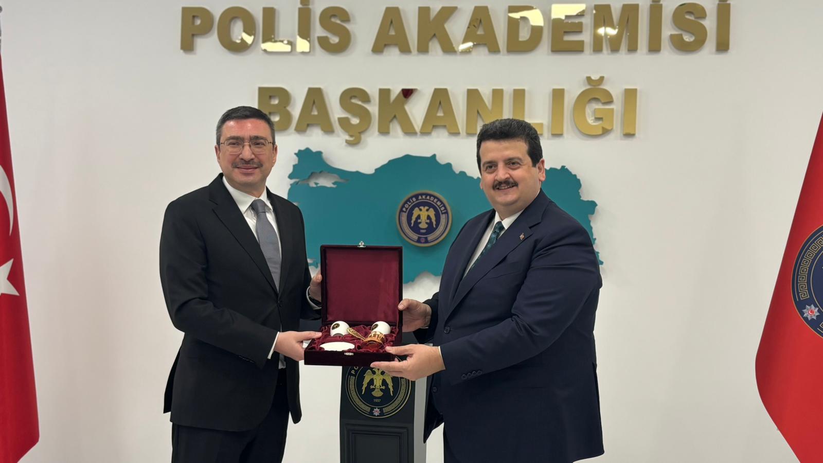 Polis Akademisi Başkanı Murat Balcı konuşma yapıyor
