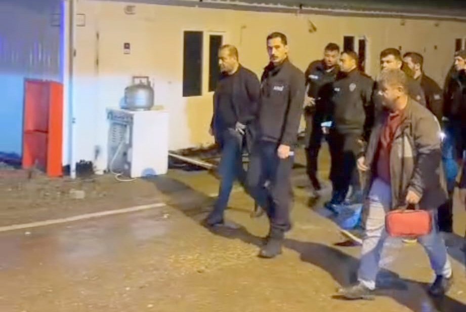 Depremzedelerin tahliye edilmesi