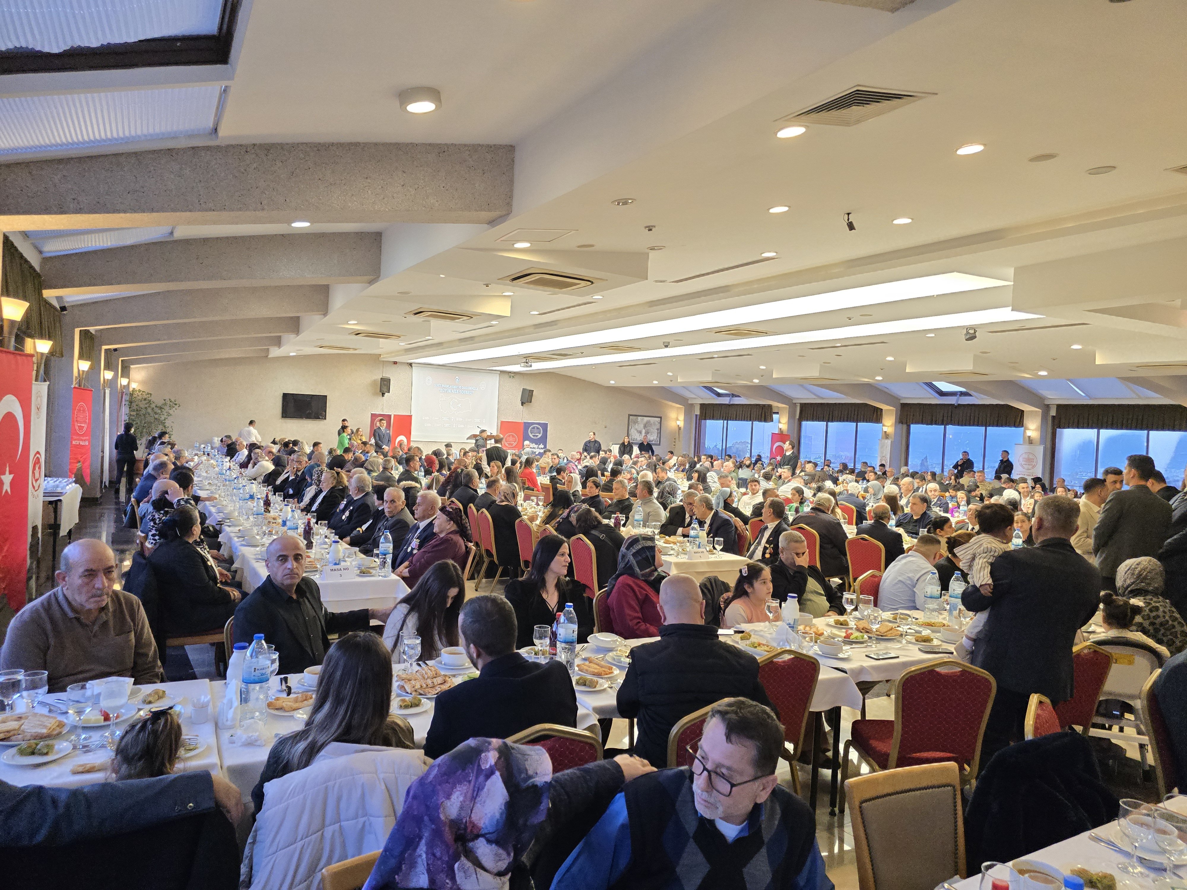 Hatay Valisi Mustafa Masatlı Büyük Aile Sofrası