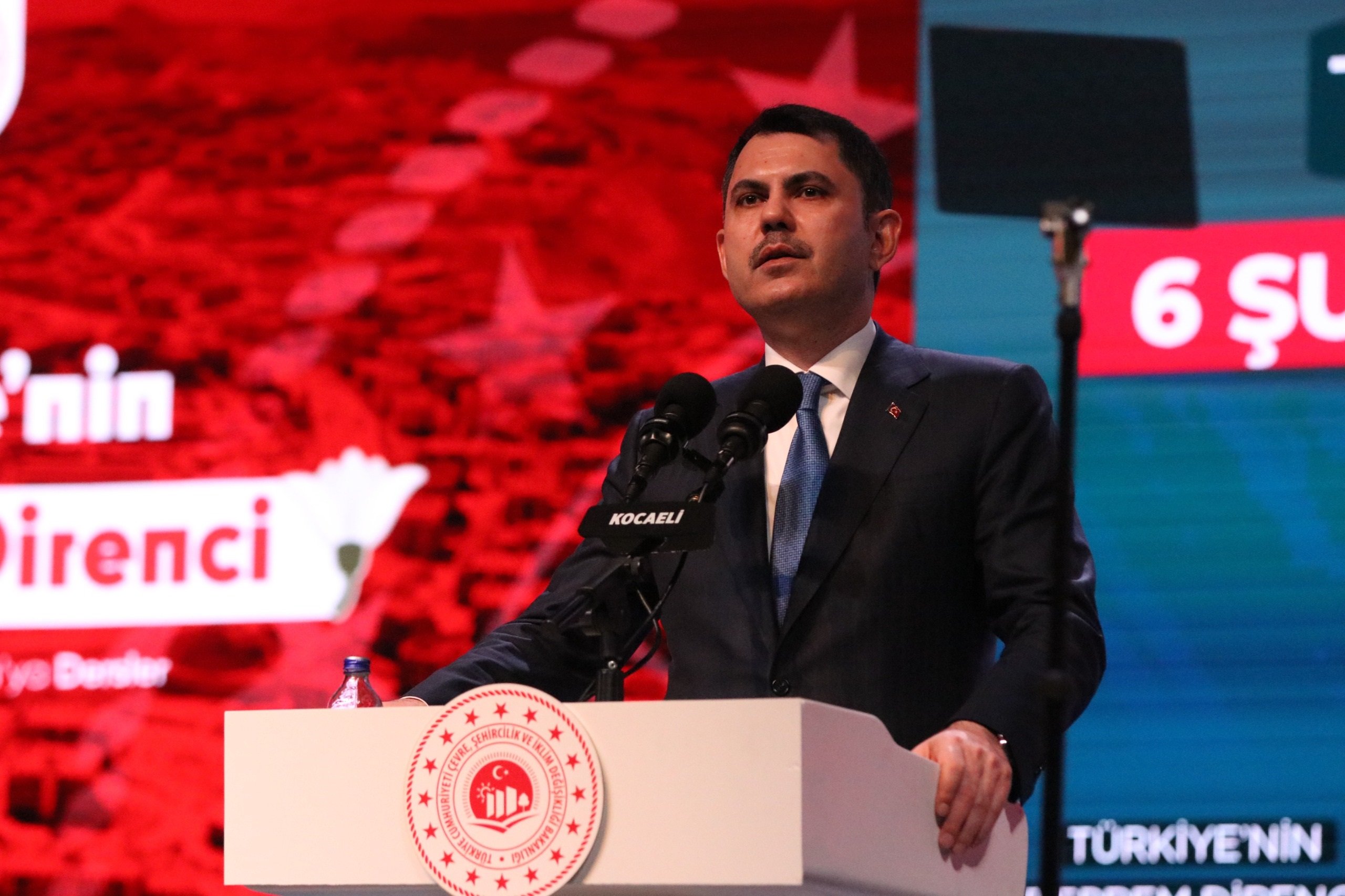 Bakan Murat Kurum konuşma yapıyor