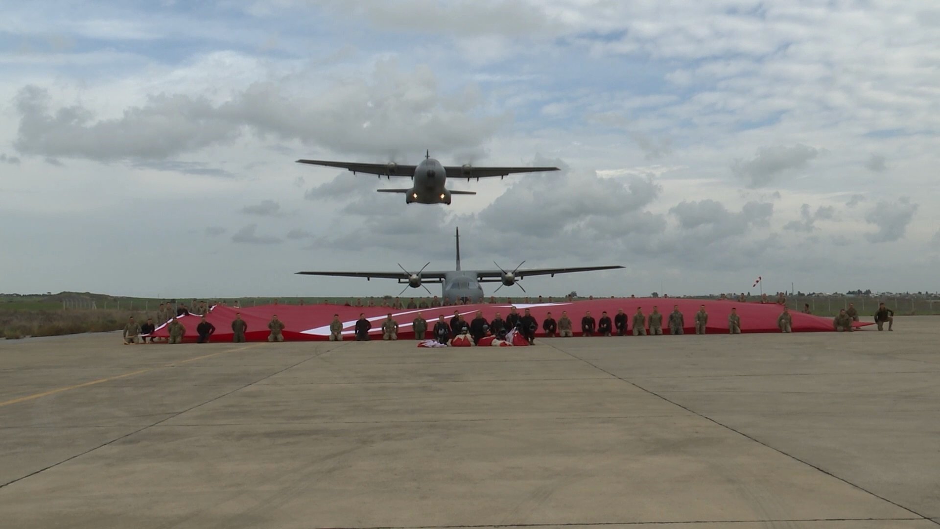 Türk Bayrağı Serbest Paraşüt Rekoru MSB